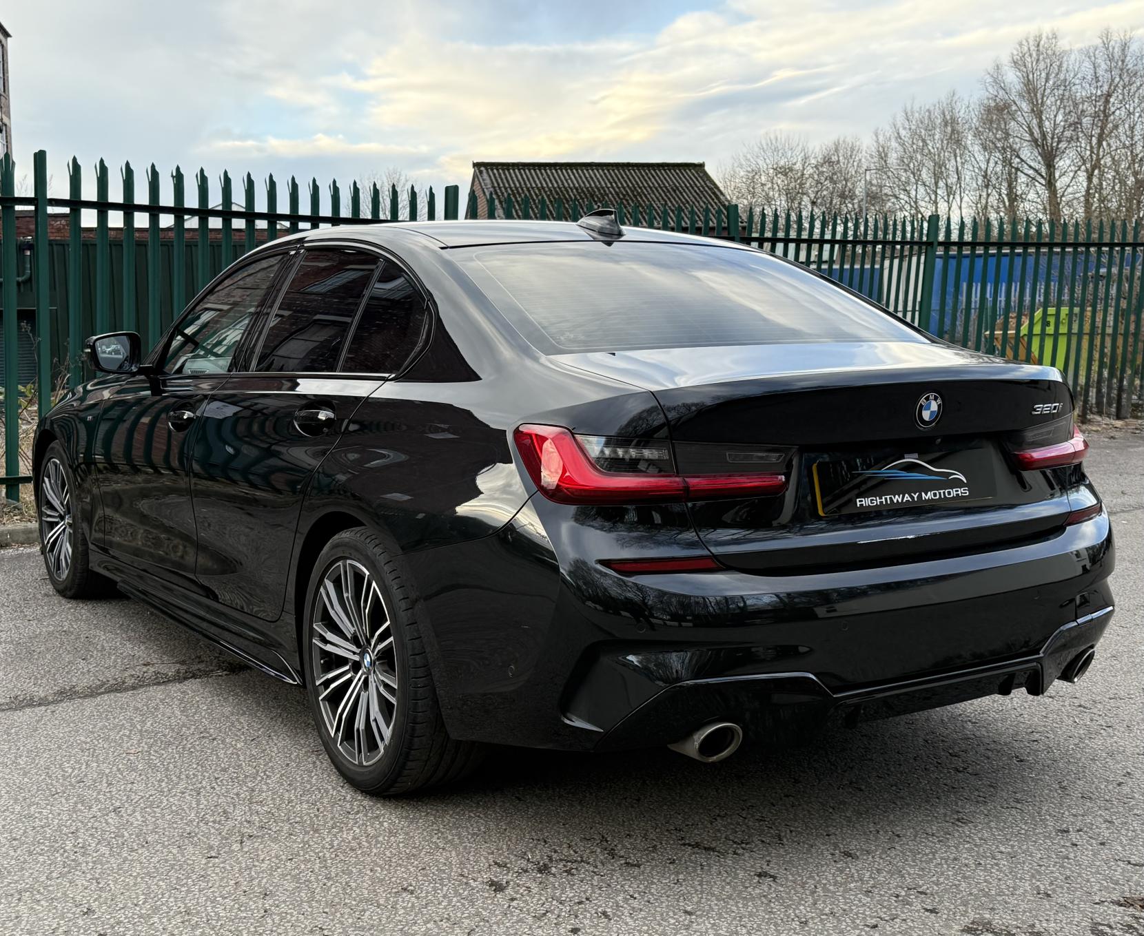 BMW 3 Series 2.0 320i M Sport Saloon 4dr Petrol Auto Euro 6 (s/s) (184 ps)