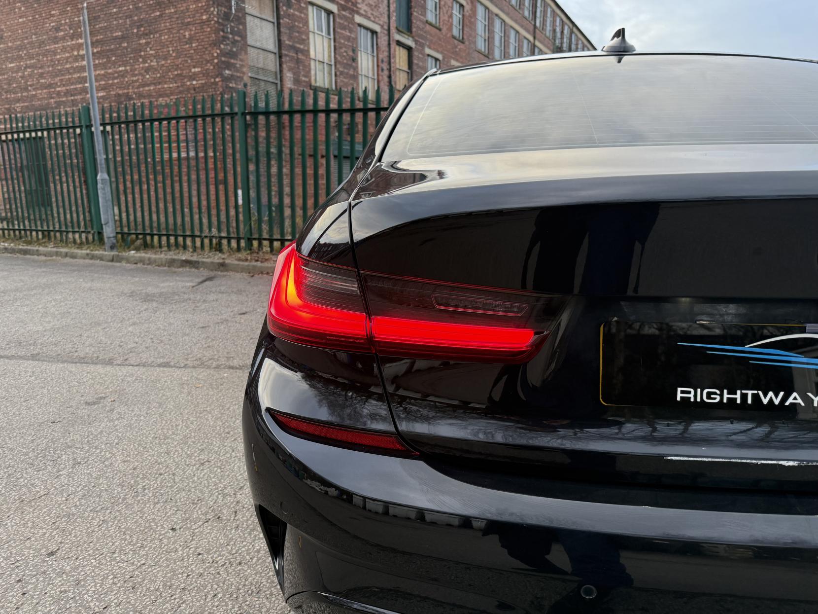 BMW 3 Series 2.0 320i M Sport Saloon 4dr Petrol Auto Euro 6 (s/s) (184 ps)