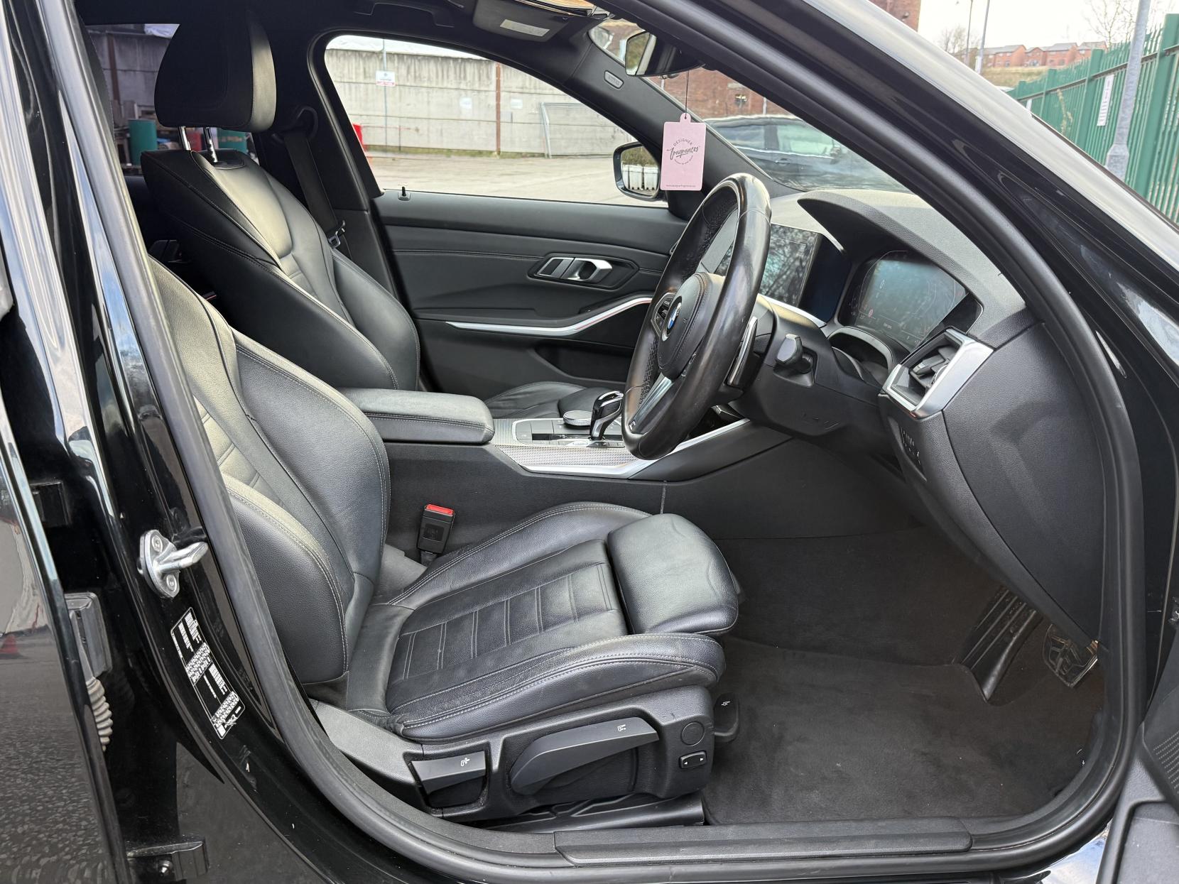 BMW 3 Series 2.0 320i M Sport Saloon 4dr Petrol Auto Euro 6 (s/s) (184 ps)