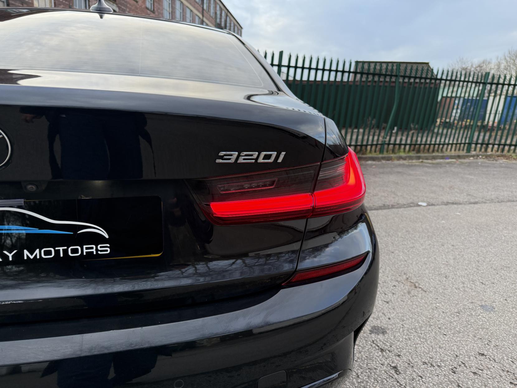 BMW 3 Series 2.0 320i M Sport Saloon 4dr Petrol Auto Euro 6 (s/s) (184 ps)