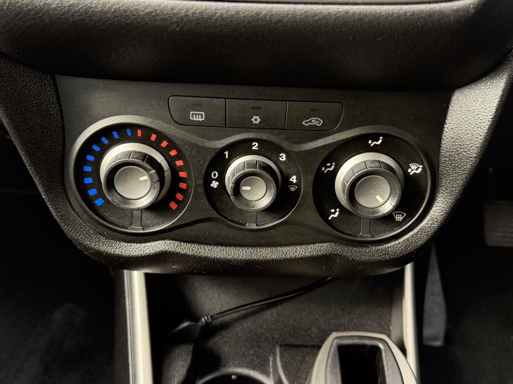 Alfa Romeo MiTo 1.4 8V Sprint Hatchback 3dr Petrol Manual Euro 5 (s/s) (78 bhp)