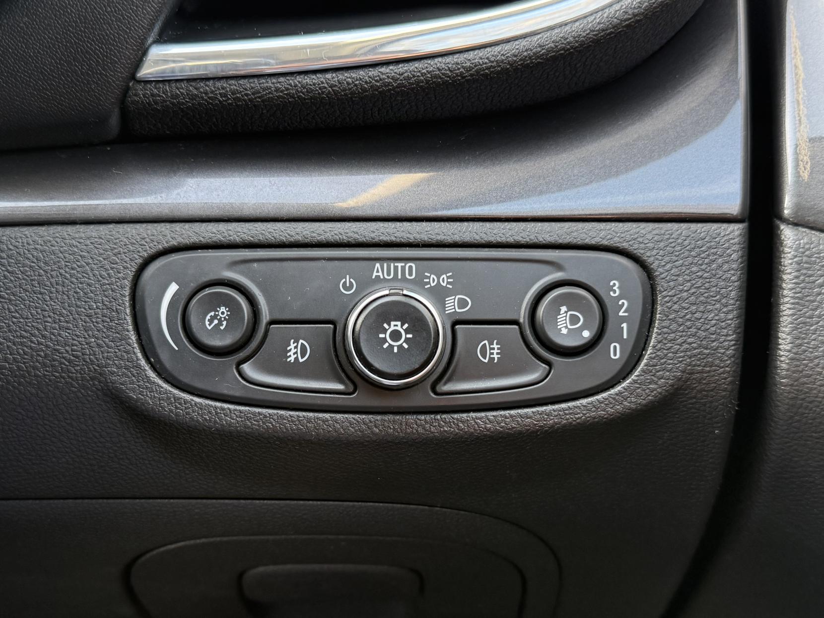 Vauxhall Mokka X 1.6 CDTi ecoTEC D Elite Nav SUV 5dr Diesel Manual Euro 6 (s/s) (136 ps)