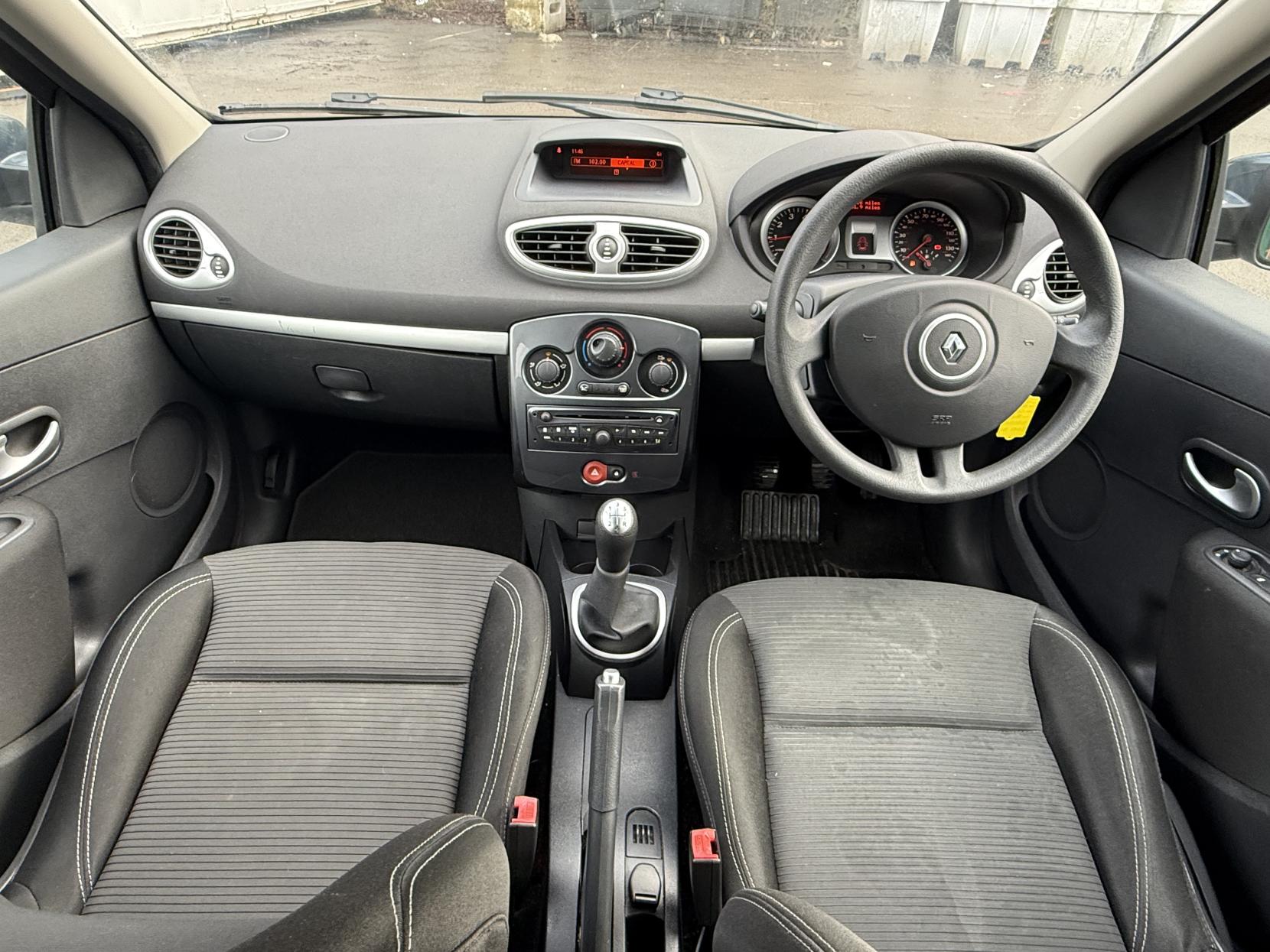 Renault Clio 1.2 Expression + Hatchback 5dr Petrol Manual Euro 5 (75 ps)