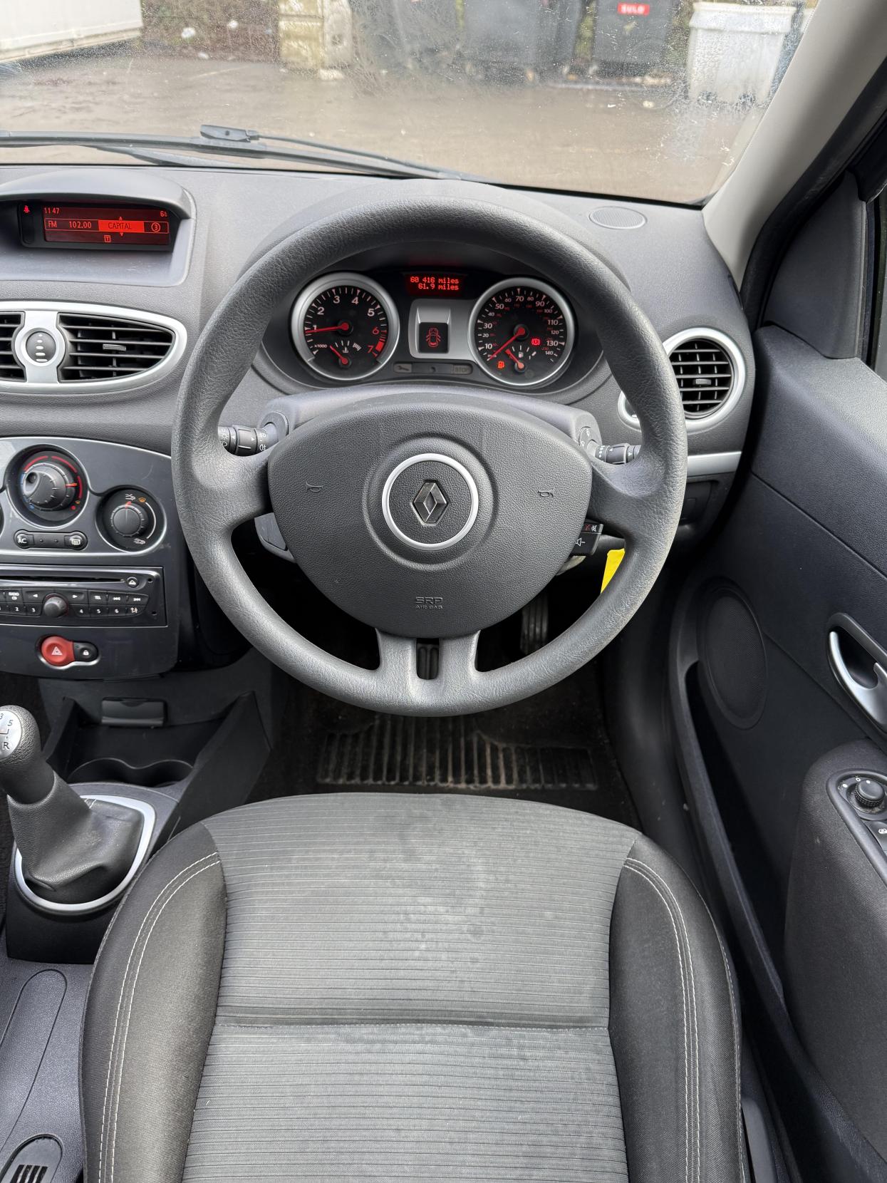 Renault Clio 1.2 Expression + Hatchback 5dr Petrol Manual Euro 5 (75 ps)