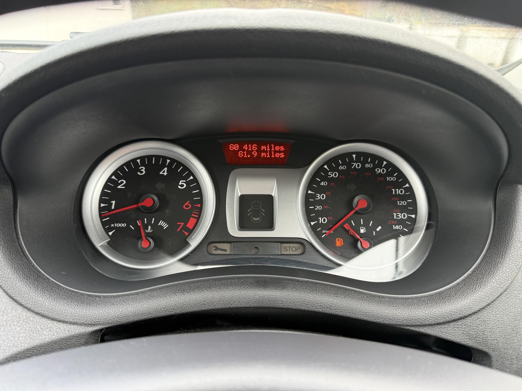 Renault Clio 1.2 Expression + Hatchback 5dr Petrol Manual Euro 5 (75 ps)