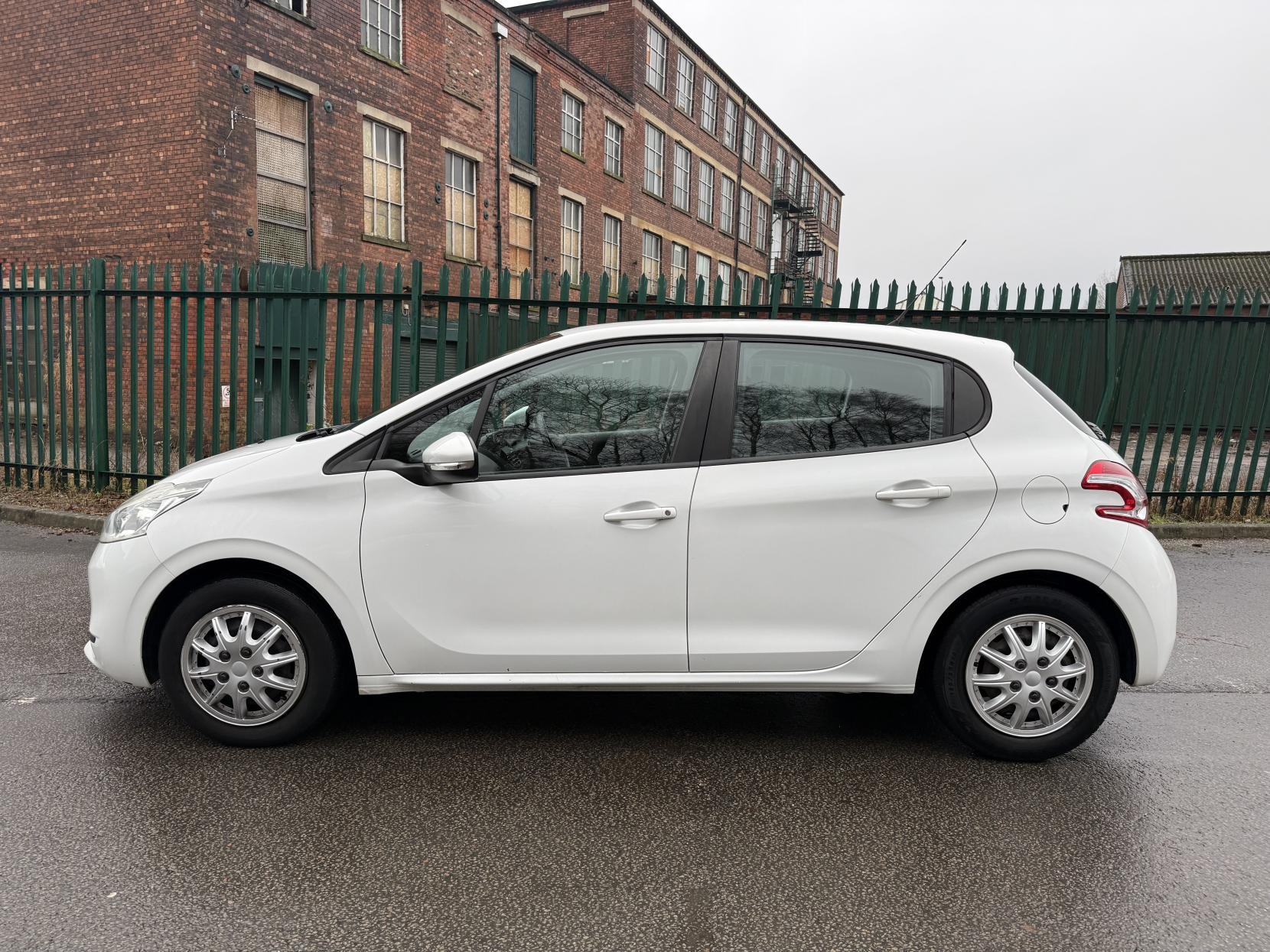 Peugeot 208 1.2 VTi Access+ Hatchback 5dr Petrol Manual Euro 5 (82 ps)