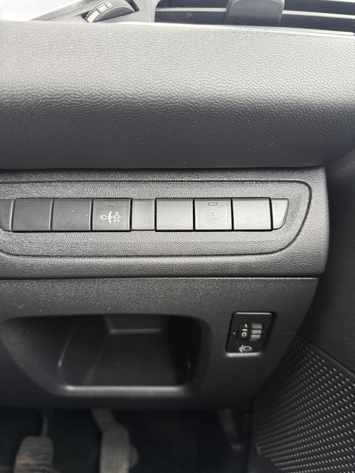 Peugeot 208 1.2 VTi Access+ Hatchback 5dr Petrol Manual Euro 5 (82 ps)