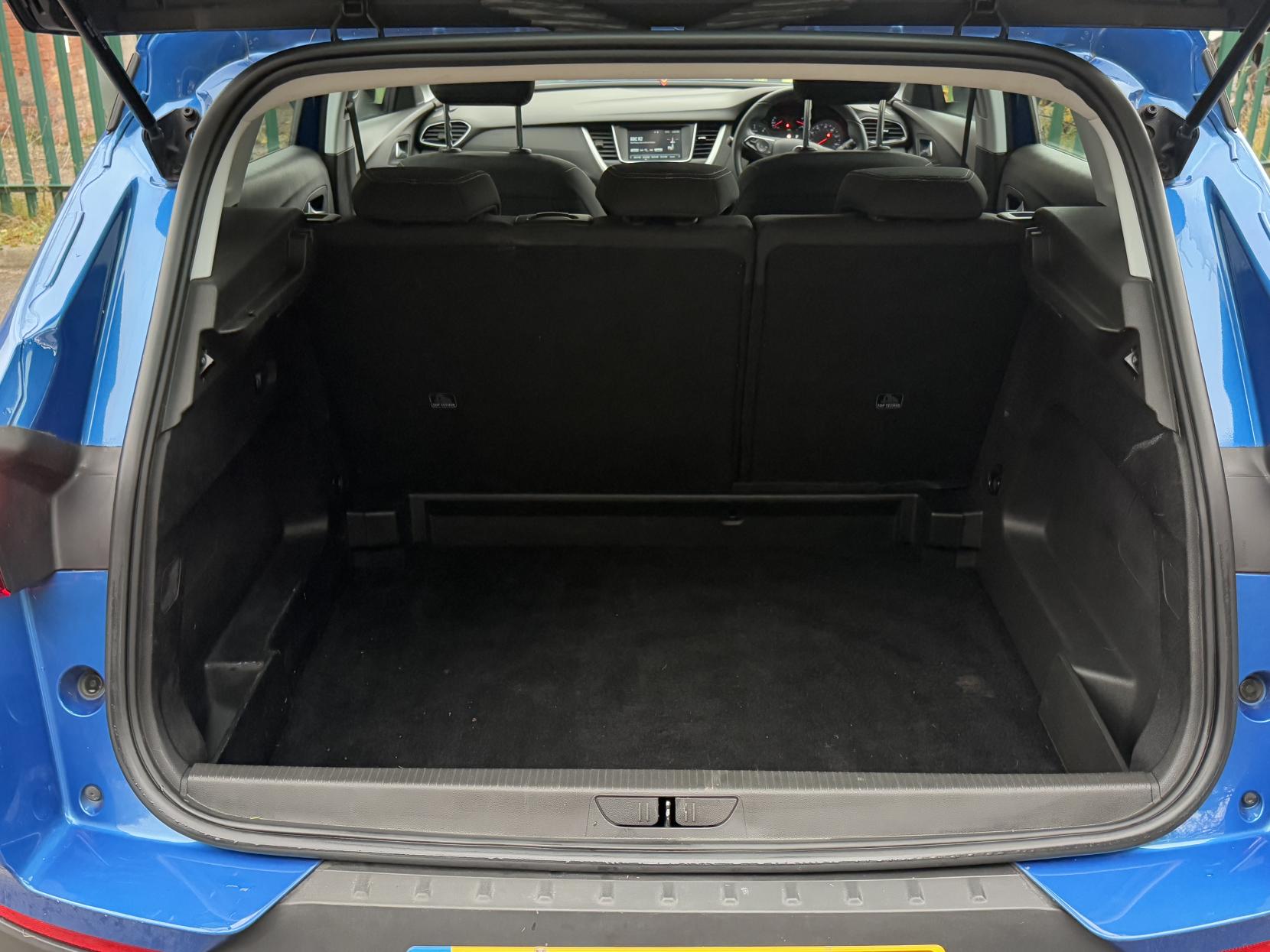 Vauxhall Grandland X 1.6 Turbo D BlueInjection SE SUV 5dr Diesel Auto Euro 6 (s/s) (120 ps)