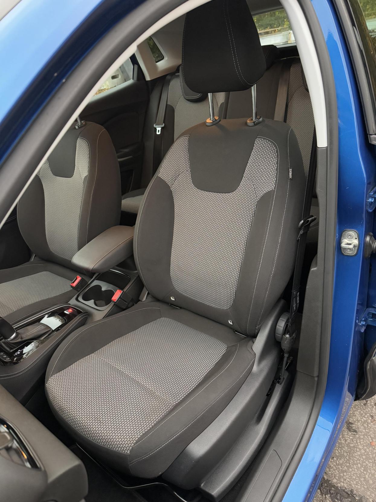 Vauxhall Grandland X 1.6 Turbo D BlueInjection SE SUV 5dr Diesel Auto Euro 6 (s/s) (120 ps)