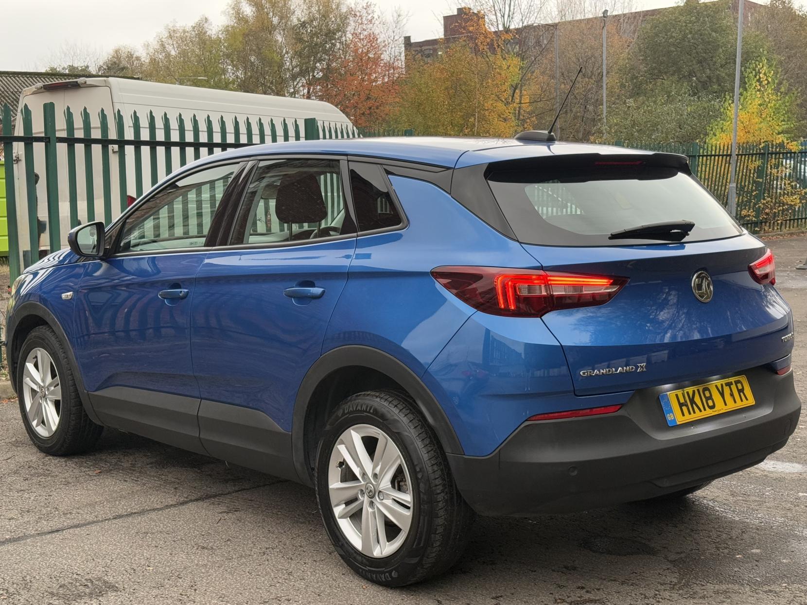 Vauxhall Grandland X 1.6 Turbo D BlueInjection SE SUV 5dr Diesel Auto Euro 6 (s/s) (120 ps)
