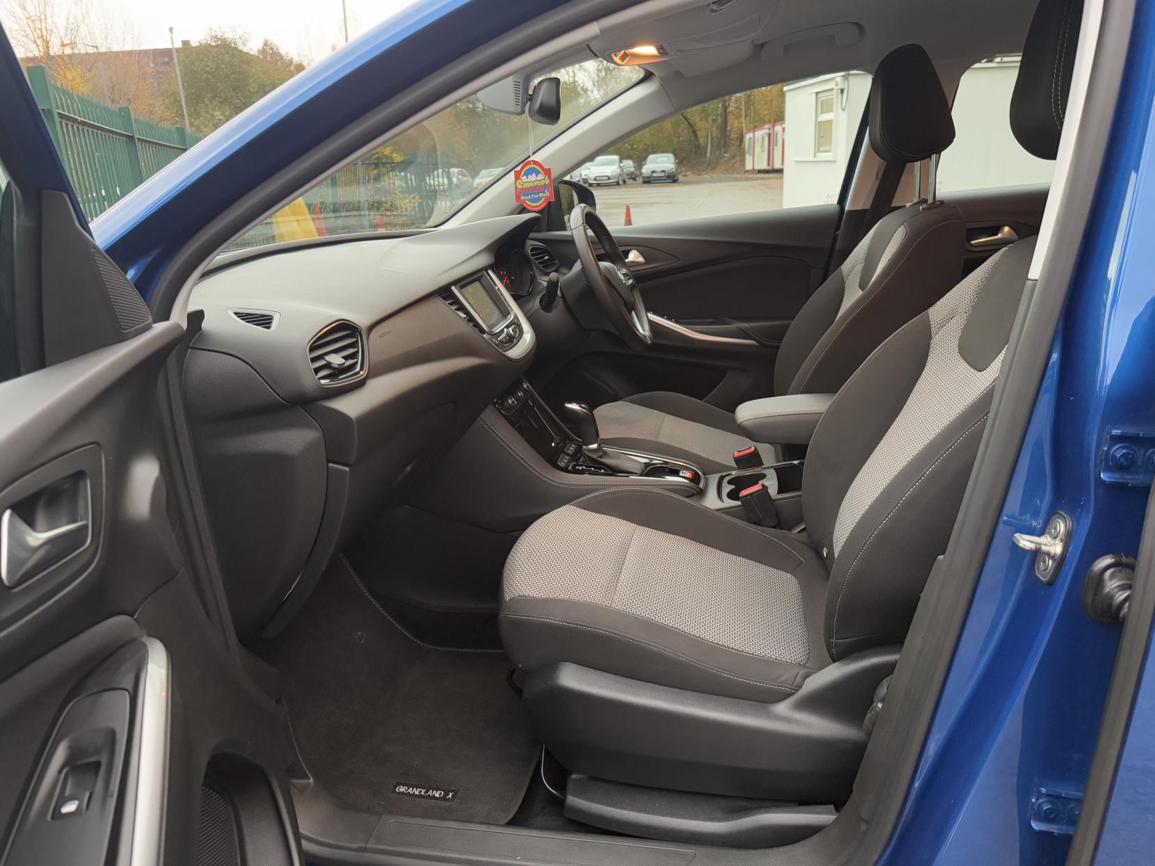 Vauxhall Grandland X 1.6 Turbo D BlueInjection SE SUV 5dr Diesel Auto Euro 6 (s/s) (120 ps)