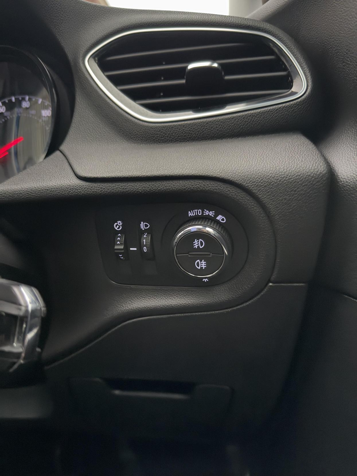 Vauxhall Grandland X 1.6 Turbo D BlueInjection SE SUV 5dr Diesel Auto Euro 6 (s/s) (120 ps)