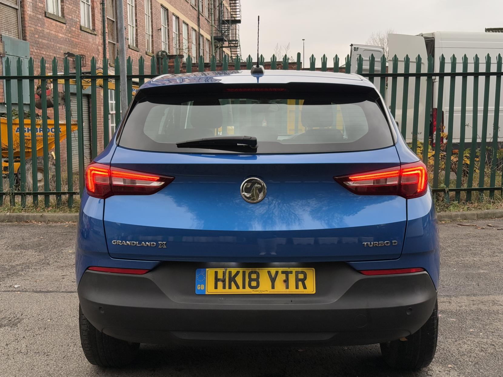 Vauxhall Grandland X 1.6 Turbo D BlueInjection SE SUV 5dr Diesel Auto Euro 6 (s/s) (120 ps)