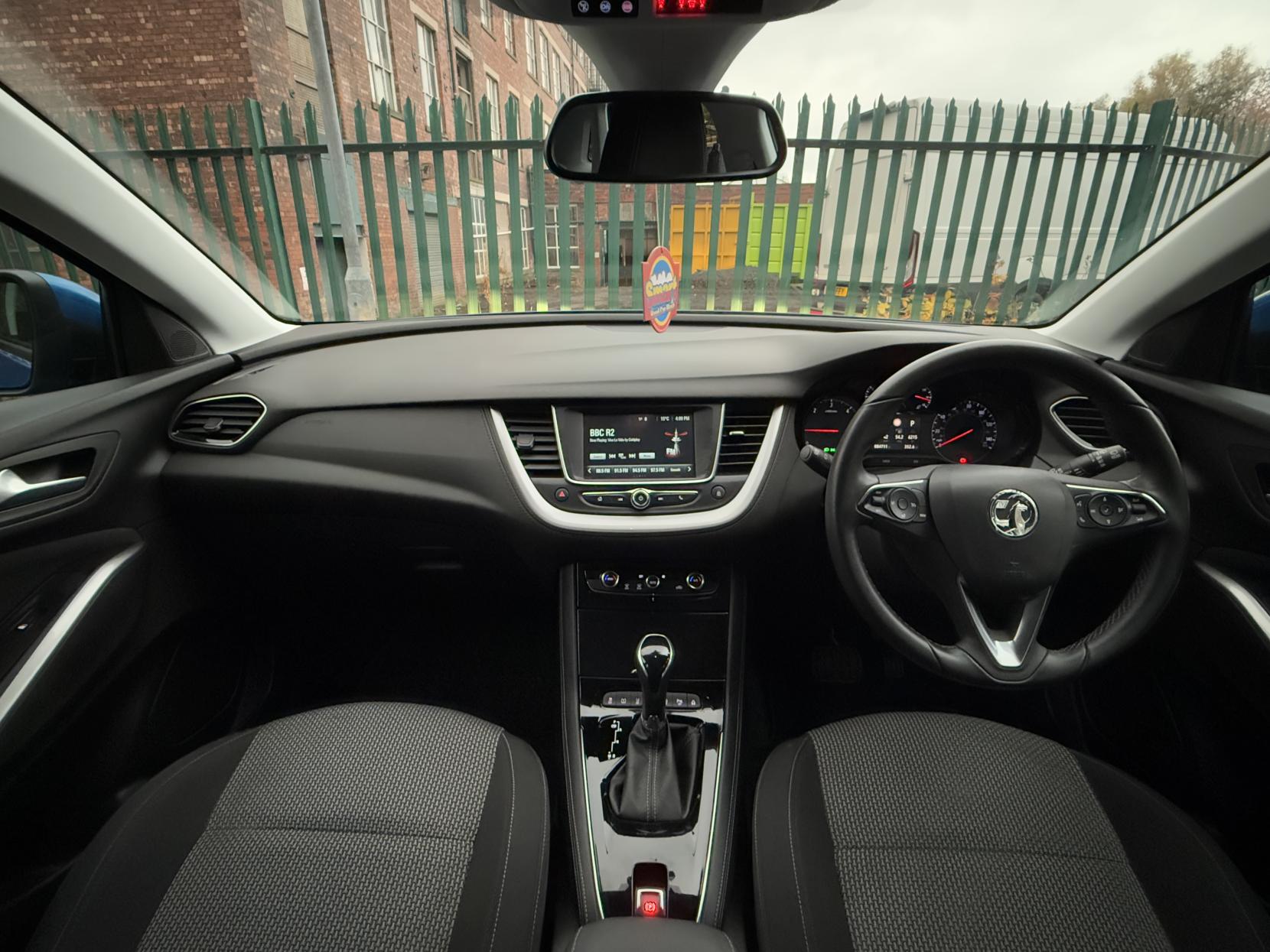 Vauxhall Grandland X 1.6 Turbo D BlueInjection SE SUV 5dr Diesel Auto Euro 6 (s/s) (120 ps)