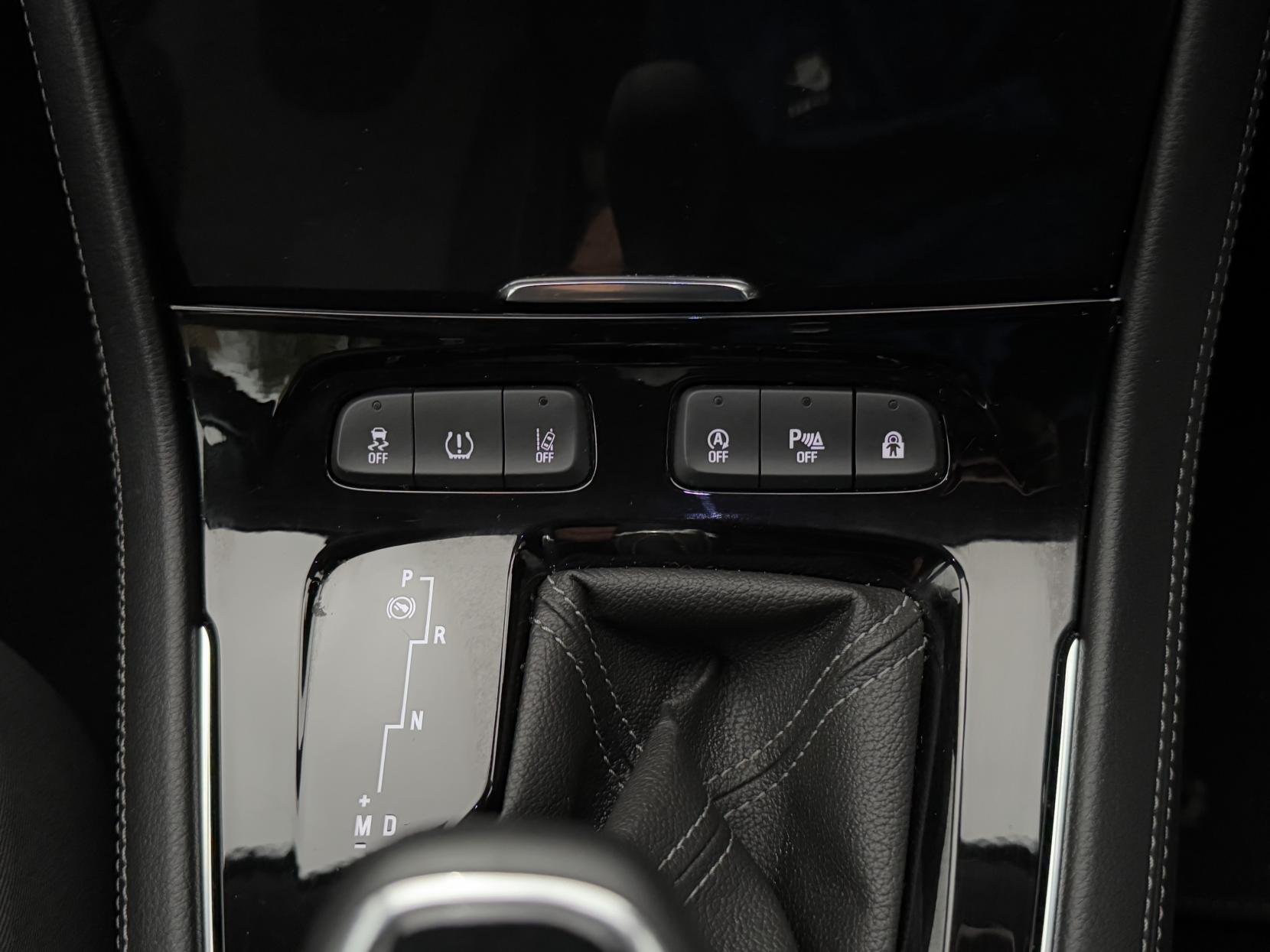 Vauxhall Grandland X 1.6 Turbo D BlueInjection SE SUV 5dr Diesel Auto Euro 6 (s/s) (120 ps)