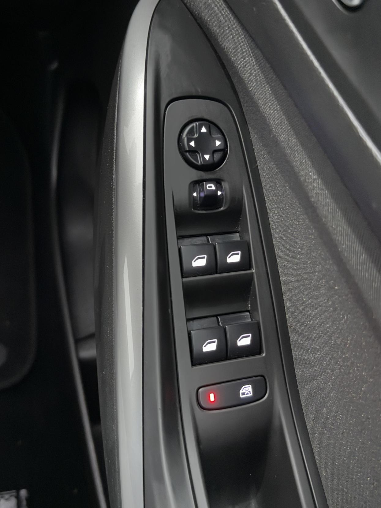 Vauxhall Grandland X 1.6 Turbo D BlueInjection SE SUV 5dr Diesel Auto Euro 6 (s/s) (120 ps)