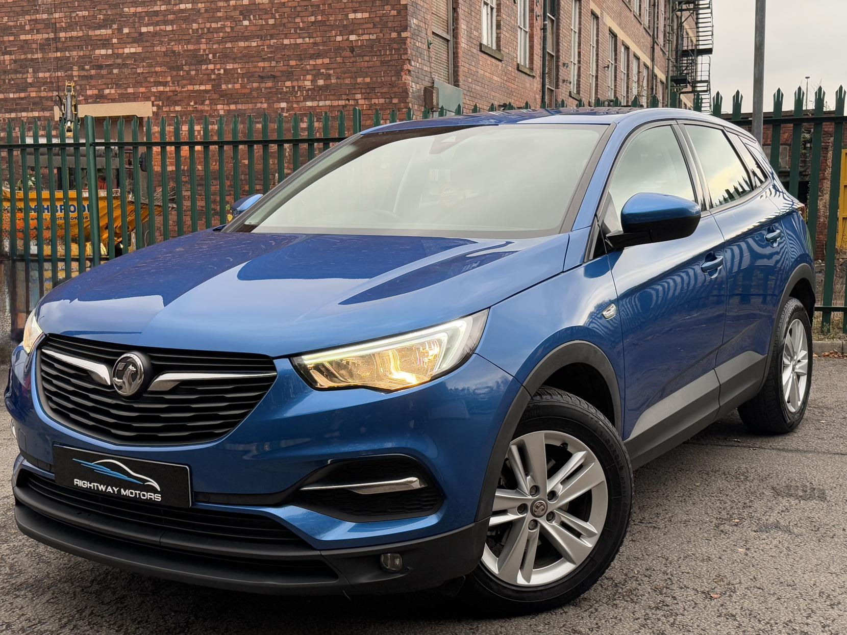 Vauxhall Grandland X 1.6 Turbo D BlueInjection SE SUV 5dr Diesel Auto Euro 6 (s/s) (120 ps)