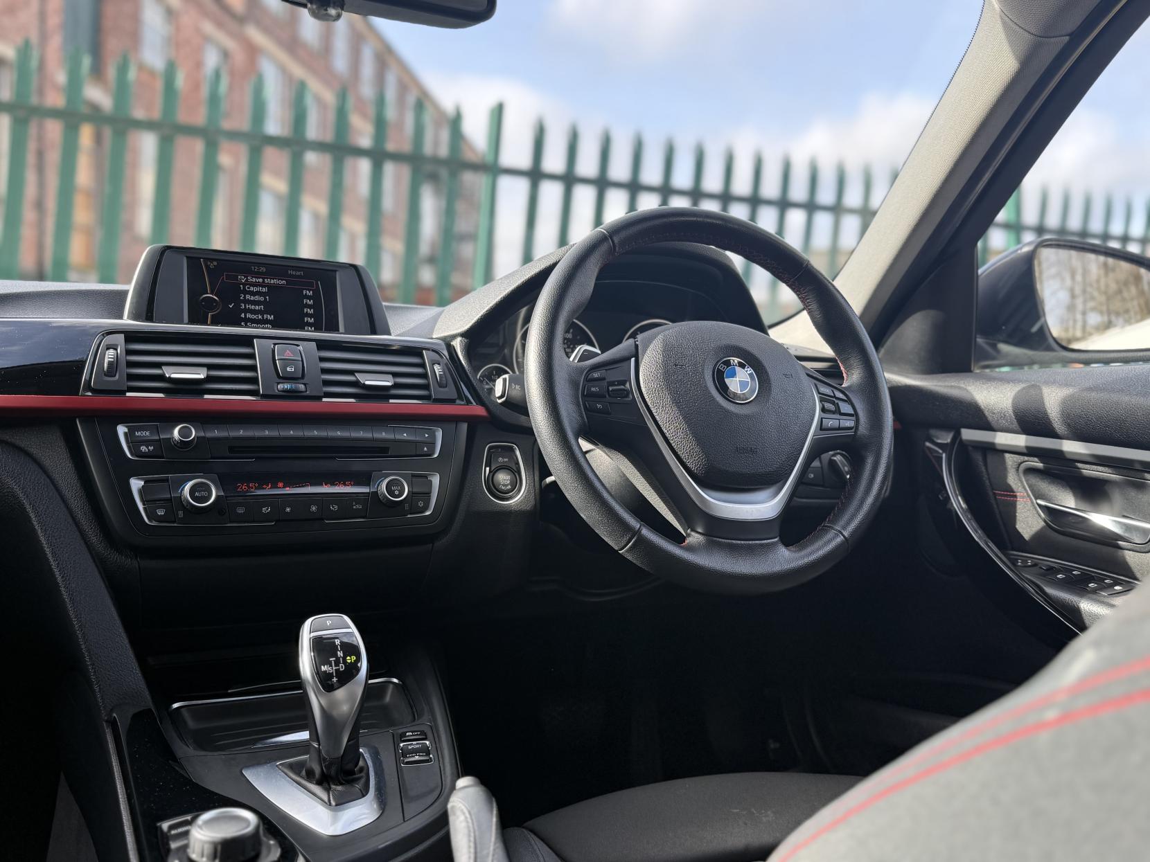 BMW 3 Series 2.0 320d Sport Saloon 4dr Diesel Auto Euro 5 (s/s) (184 ps)