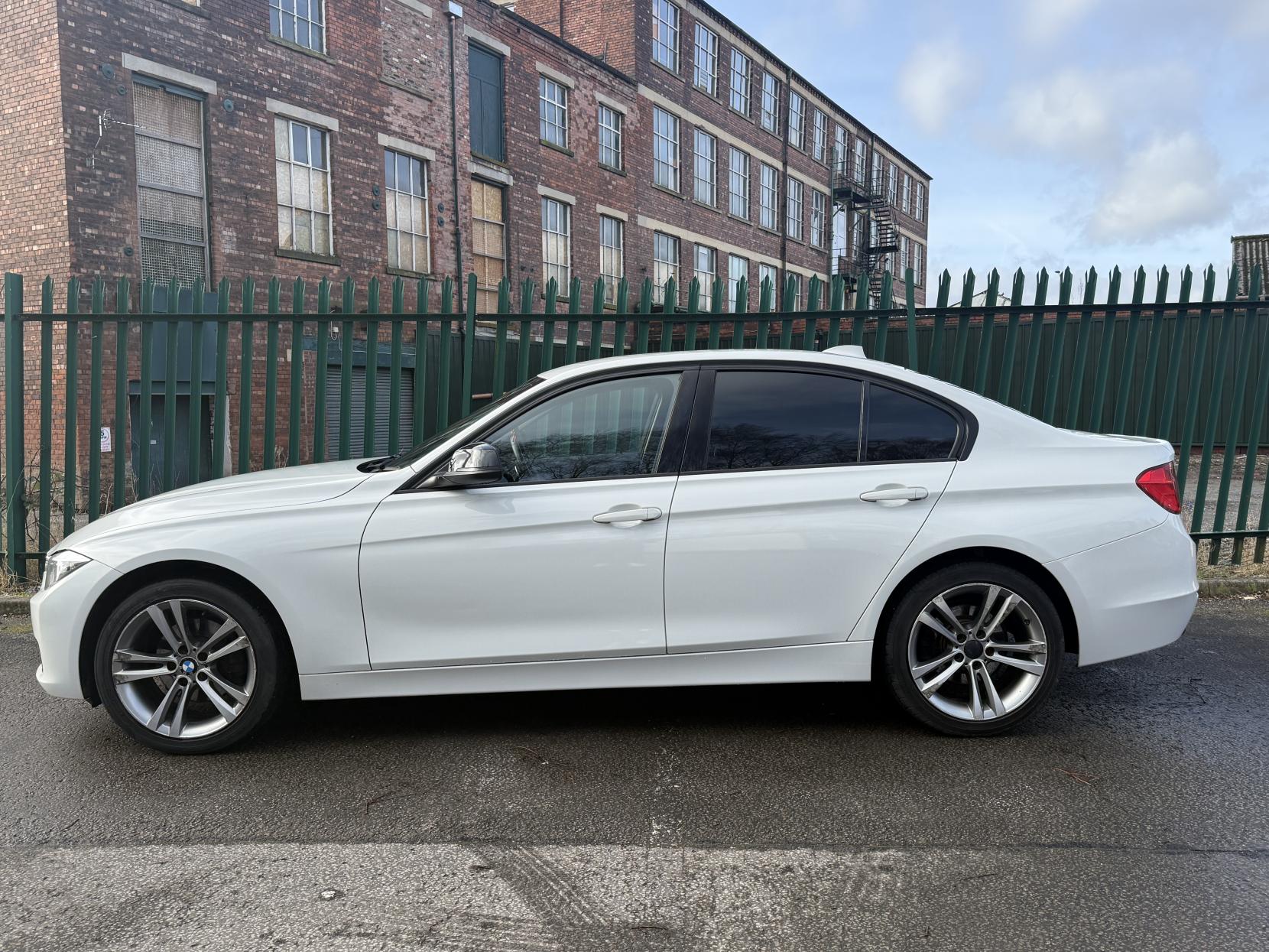 BMW 3 Series 2.0 320d Sport Saloon 4dr Diesel Auto Euro 5 (s/s) (184 ps)