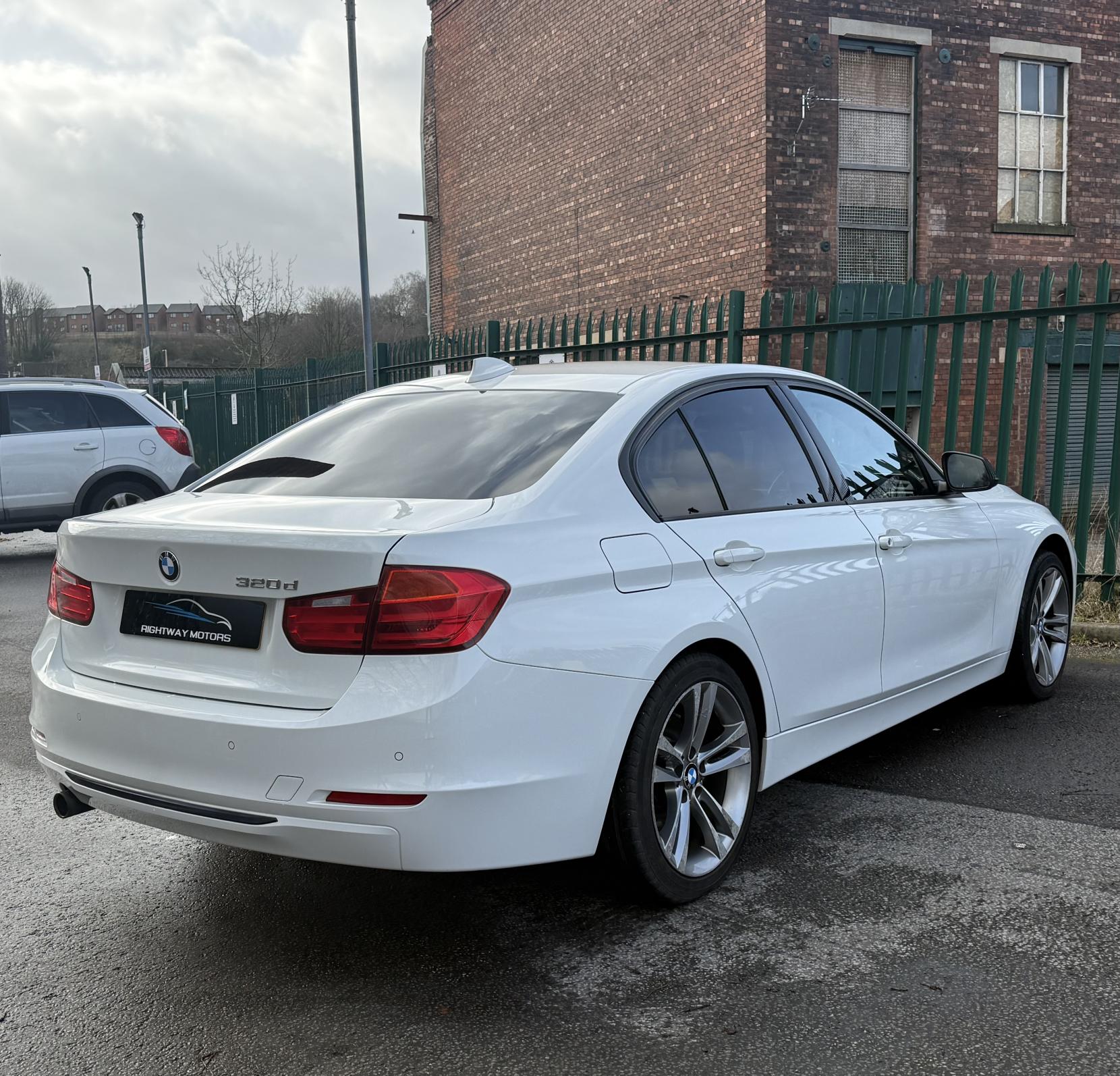 BMW 3 Series 2.0 320d Sport Saloon 4dr Diesel Auto Euro 5 (s/s) (184 ps)