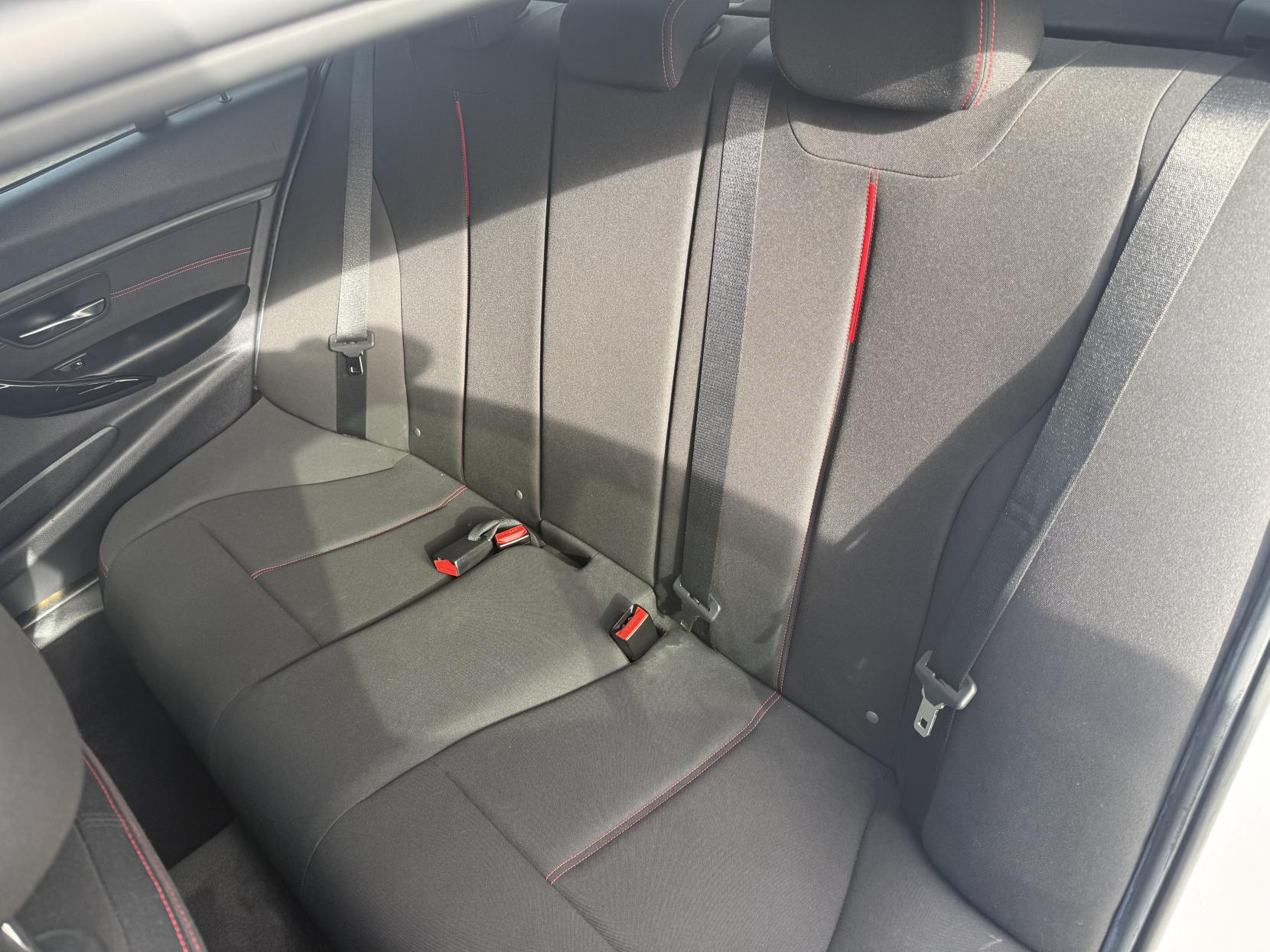 BMW 3 Series 2.0 320d Sport Saloon 4dr Diesel Auto Euro 5 (s/s) (184 ps)