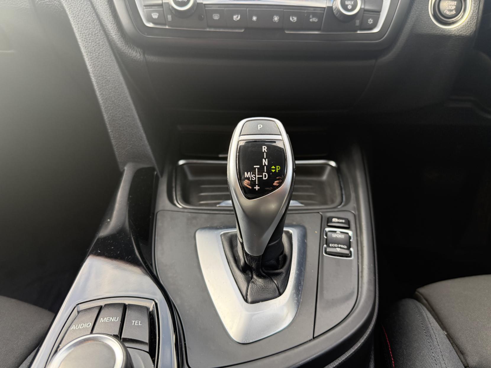 BMW 3 Series 2.0 320d Sport Saloon 4dr Diesel Auto Euro 5 (s/s) (184 ps)