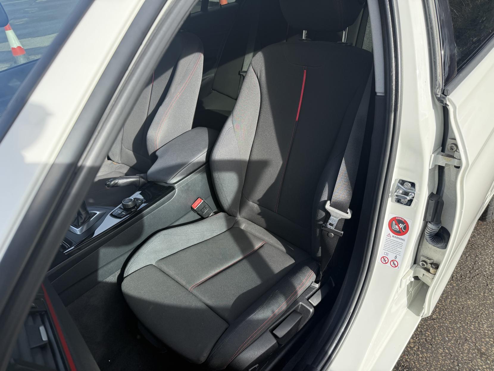 BMW 3 Series 2.0 320d Sport Saloon 4dr Diesel Auto Euro 5 (s/s) (184 ps)