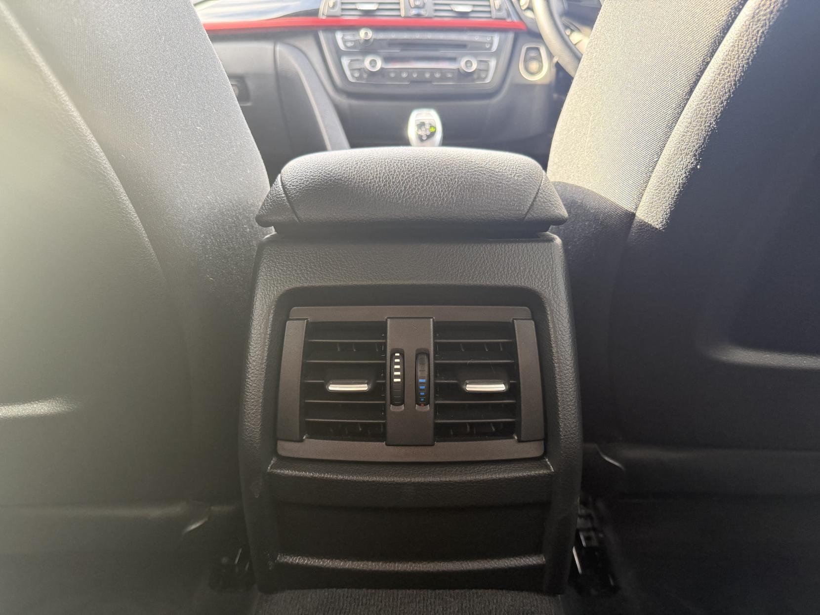 BMW 3 Series 2.0 320d Sport Saloon 4dr Diesel Auto Euro 5 (s/s) (184 ps)