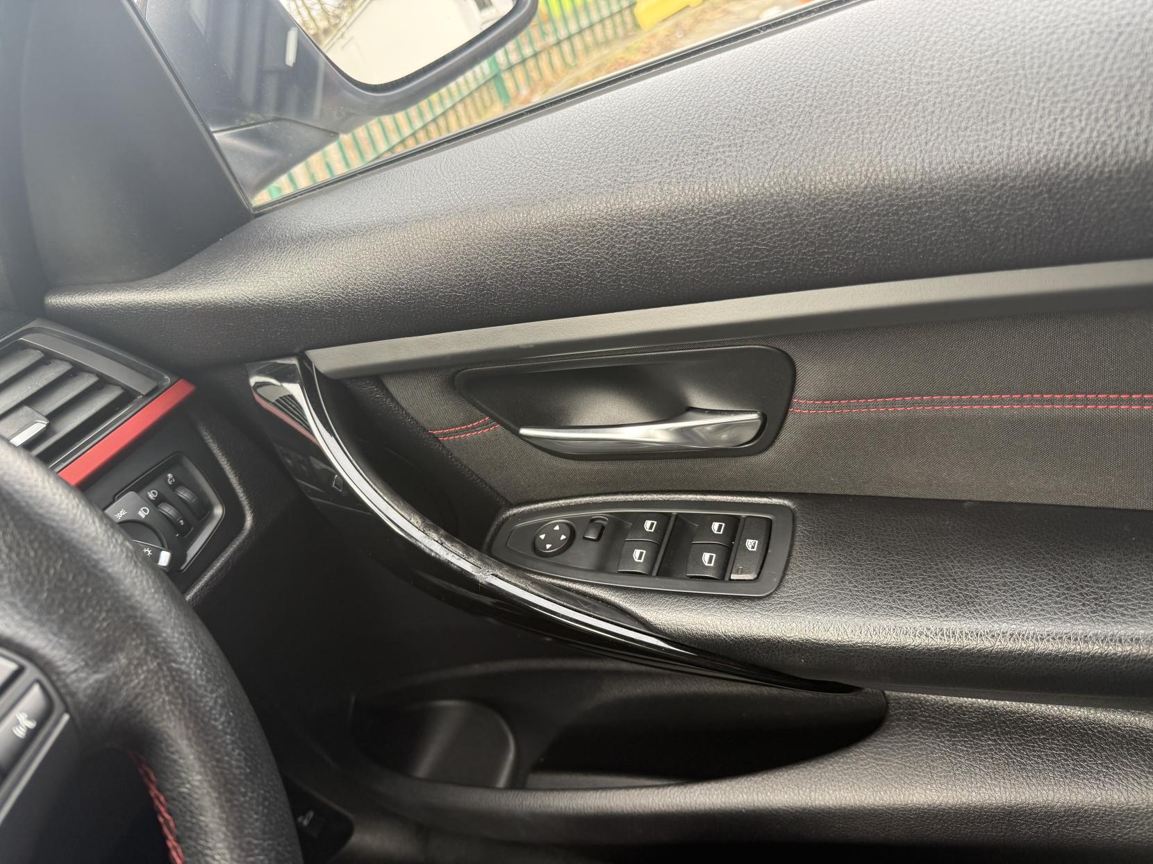 BMW 3 Series 2.0 320d Sport Saloon 4dr Diesel Auto Euro 5 (s/s) (184 ps)