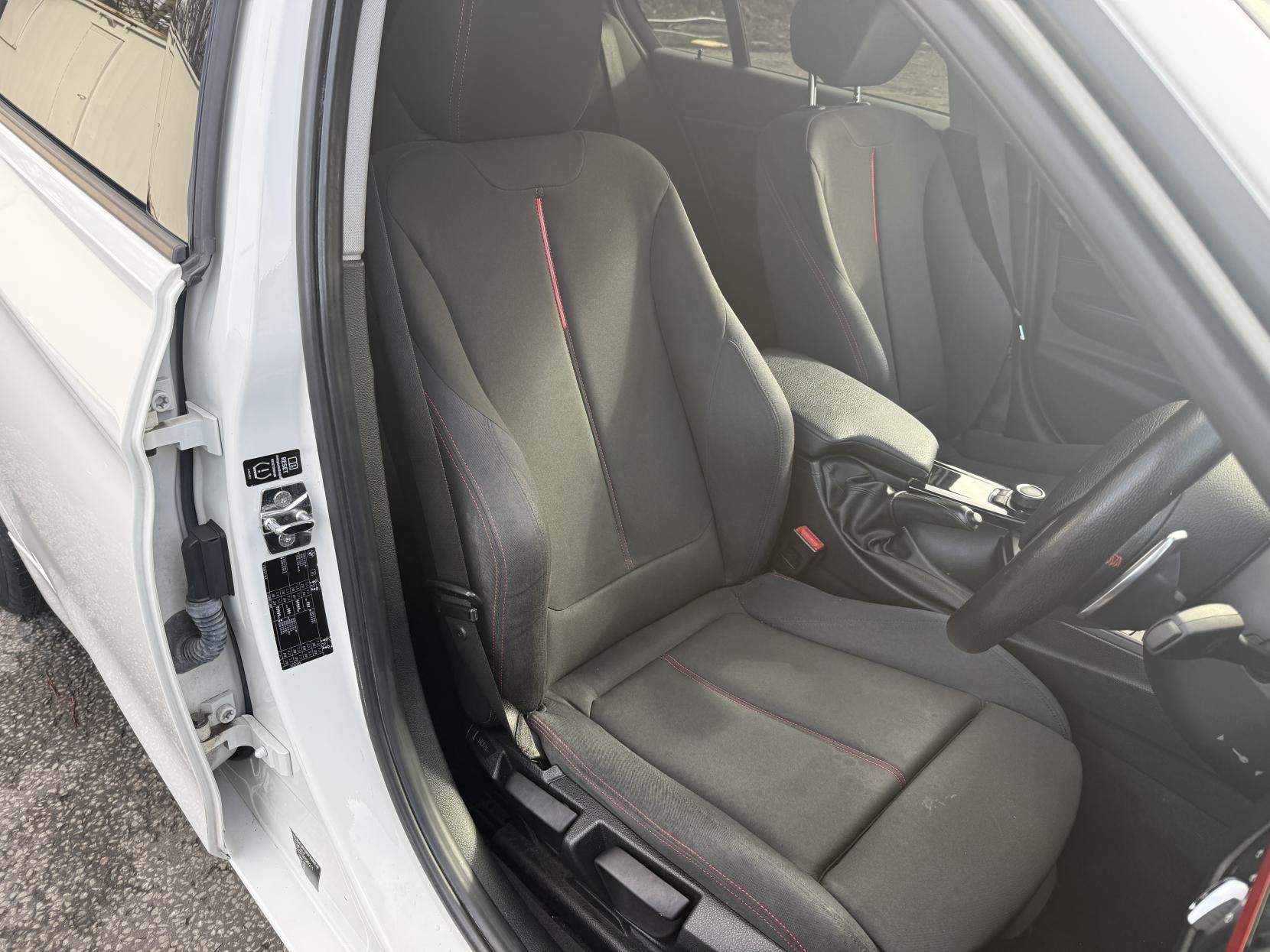 BMW 3 Series 2.0 320d Sport Saloon 4dr Diesel Auto Euro 5 (s/s) (184 ps)