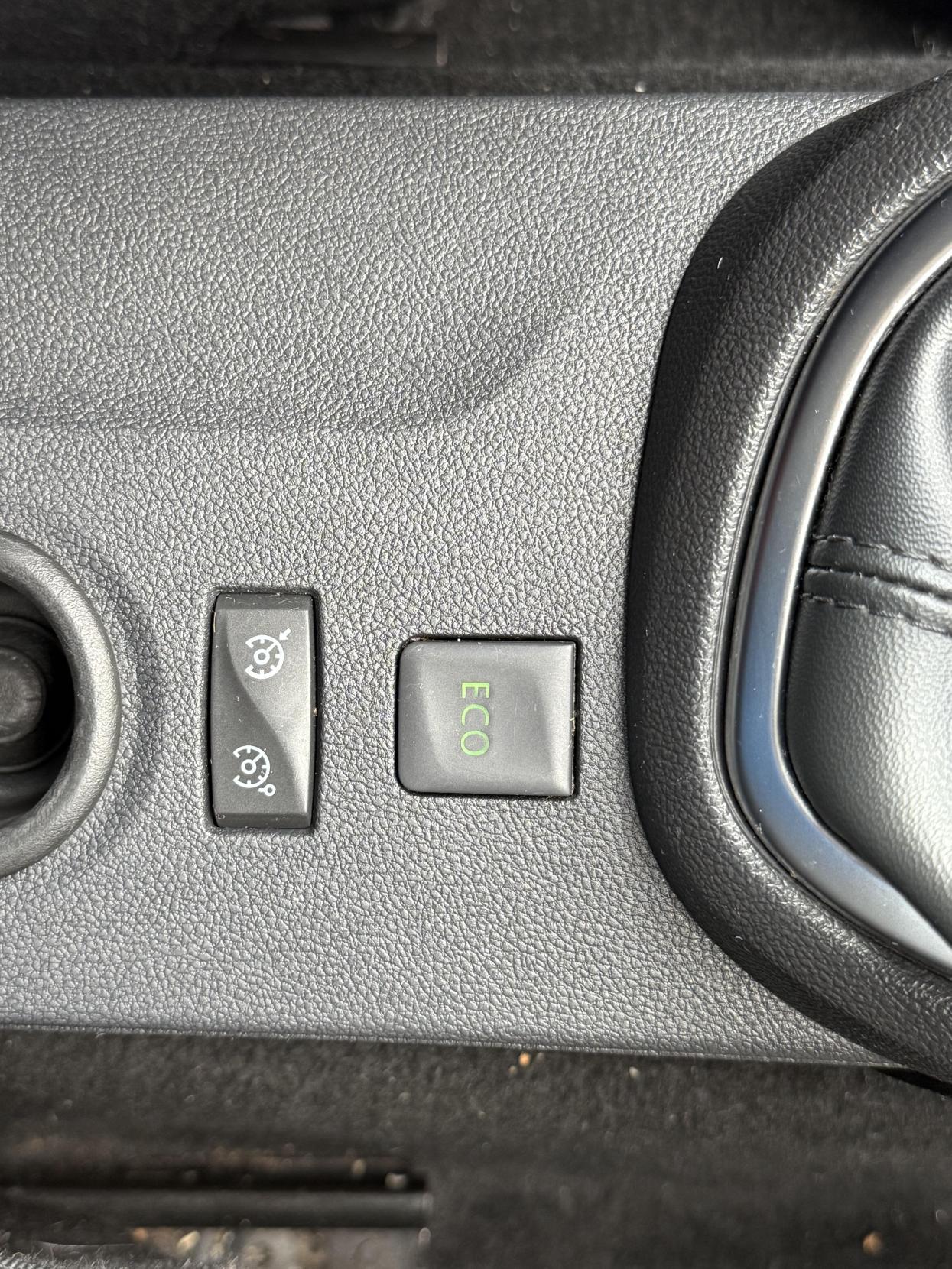 Renault Captur 0.9 TCe ENERGY Iconic SUV 5dr Petrol Manual Euro 6 (s/s) (90 ps)