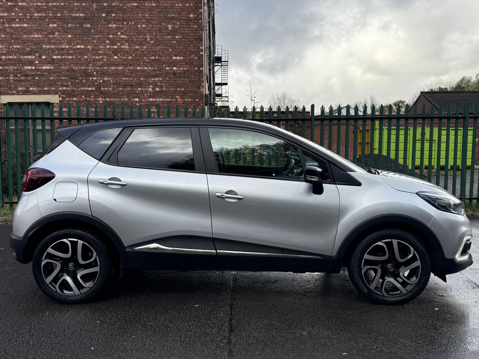 Renault Captur 0.9 TCe ENERGY Iconic SUV 5dr Petrol Manual Euro 6 (s/s) (90 ps)