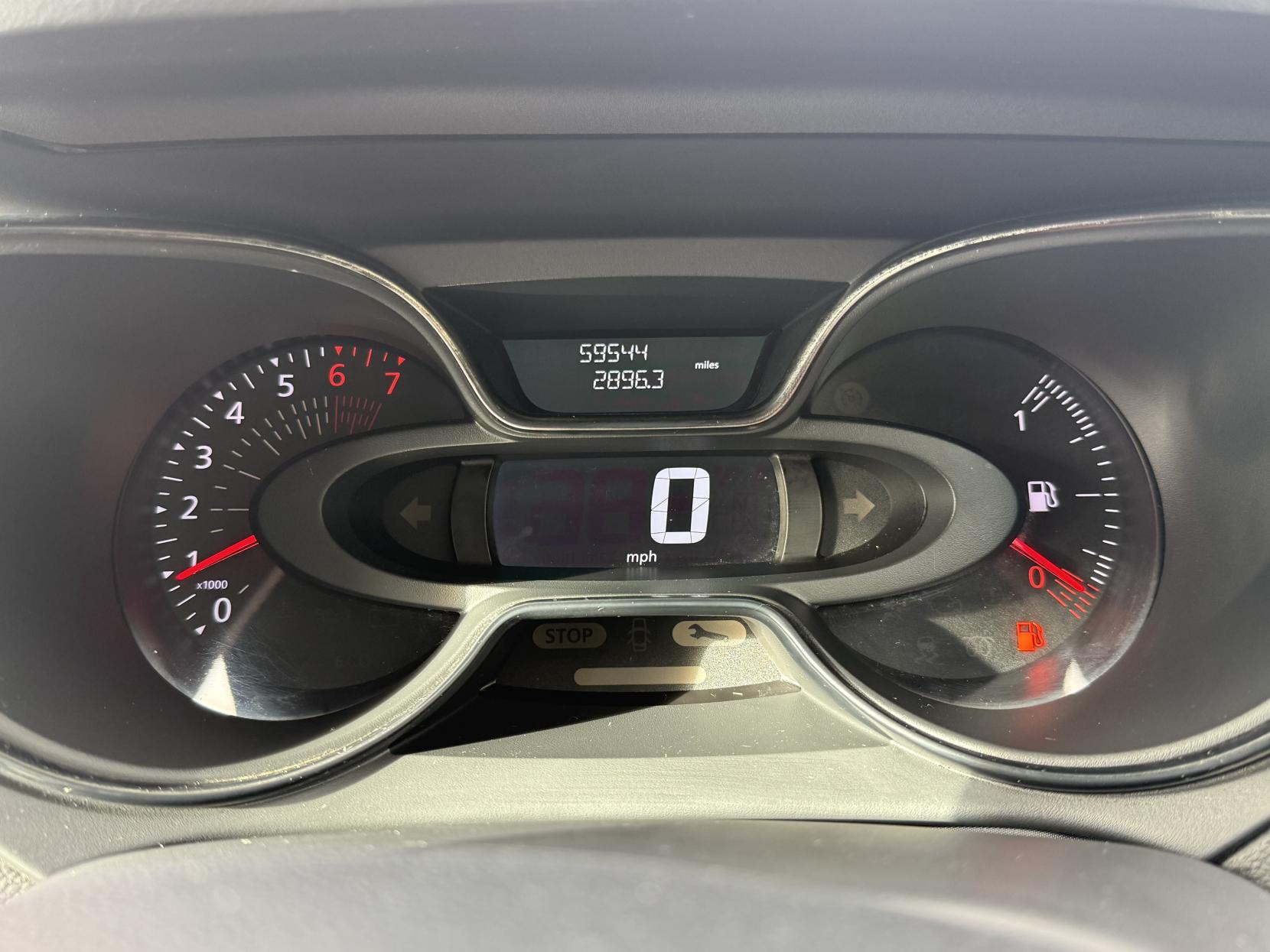 Renault Captur 0.9 TCe ENERGY Iconic SUV 5dr Petrol Manual Euro 6 (s/s) (90 ps)