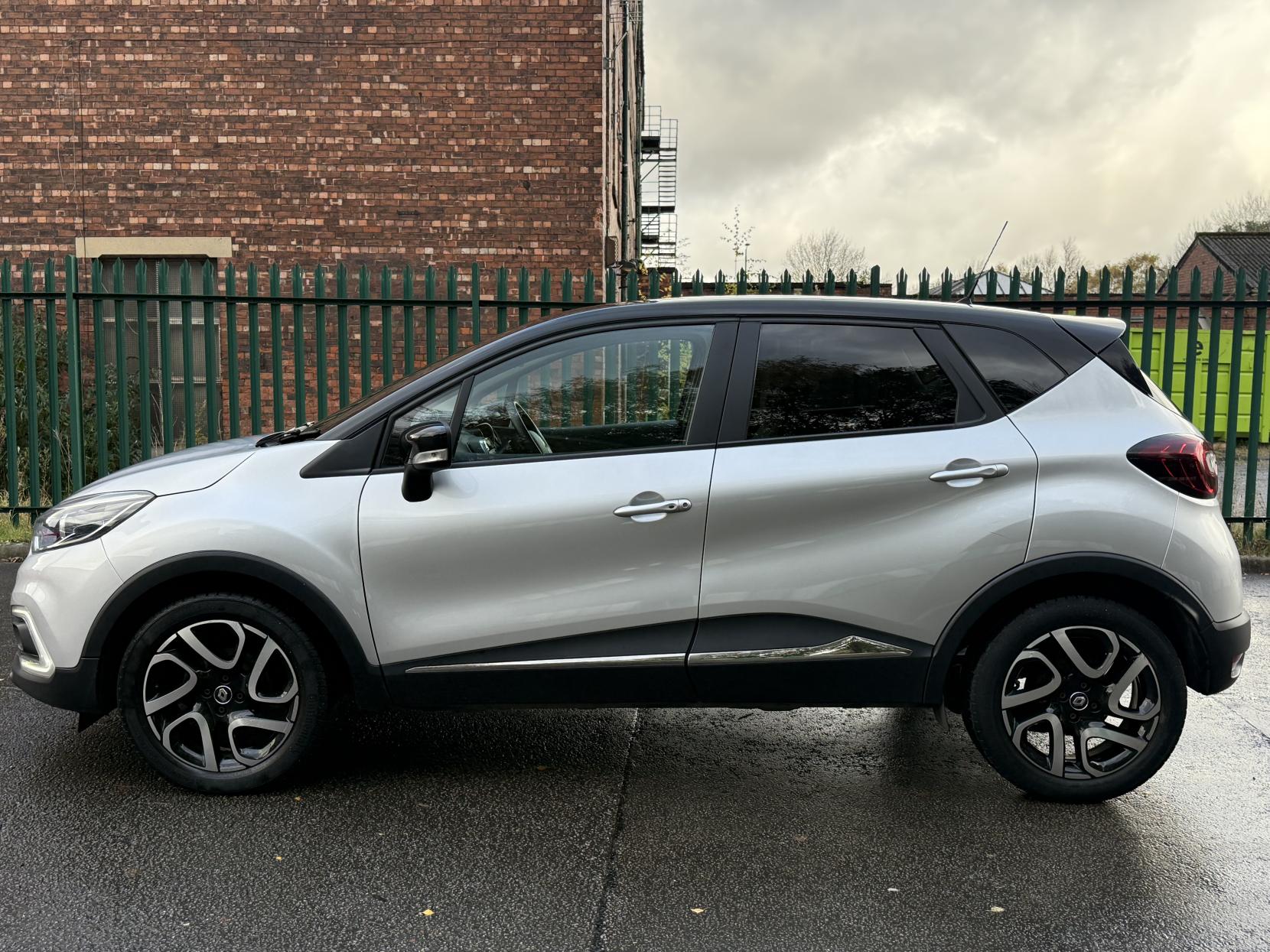 Renault Captur 0.9 TCe ENERGY Iconic SUV 5dr Petrol Manual Euro 6 (s/s) (90 ps)