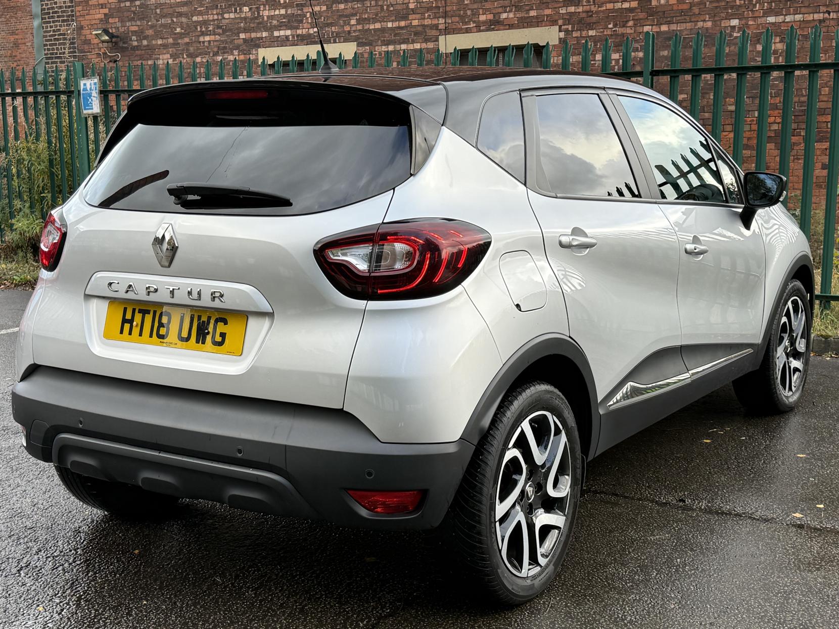 Renault Captur 0.9 TCe ENERGY Iconic SUV 5dr Petrol Manual Euro 6 (s/s) (90 ps)