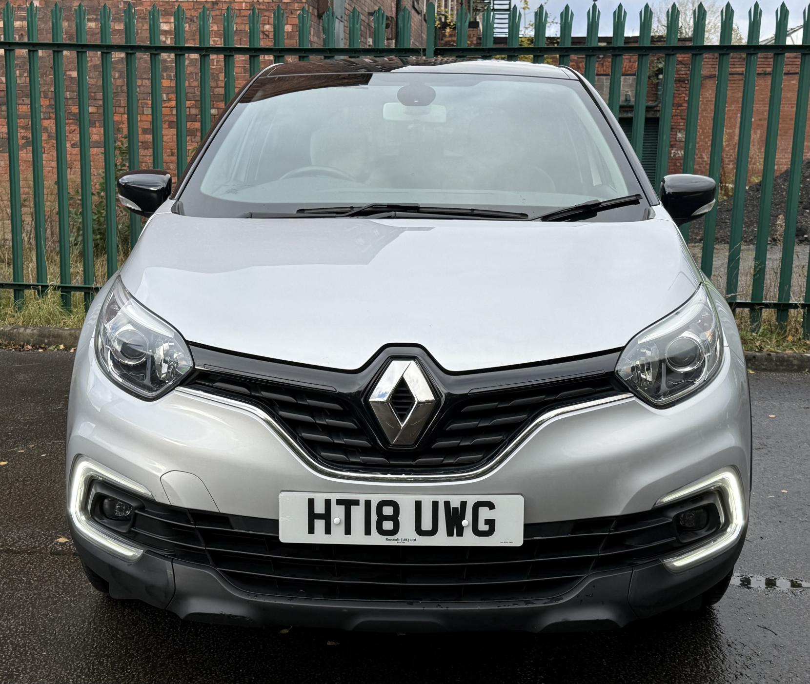 Renault Captur 0.9 TCe ENERGY Iconic SUV 5dr Petrol Manual Euro 6 (s/s) (90 ps)
