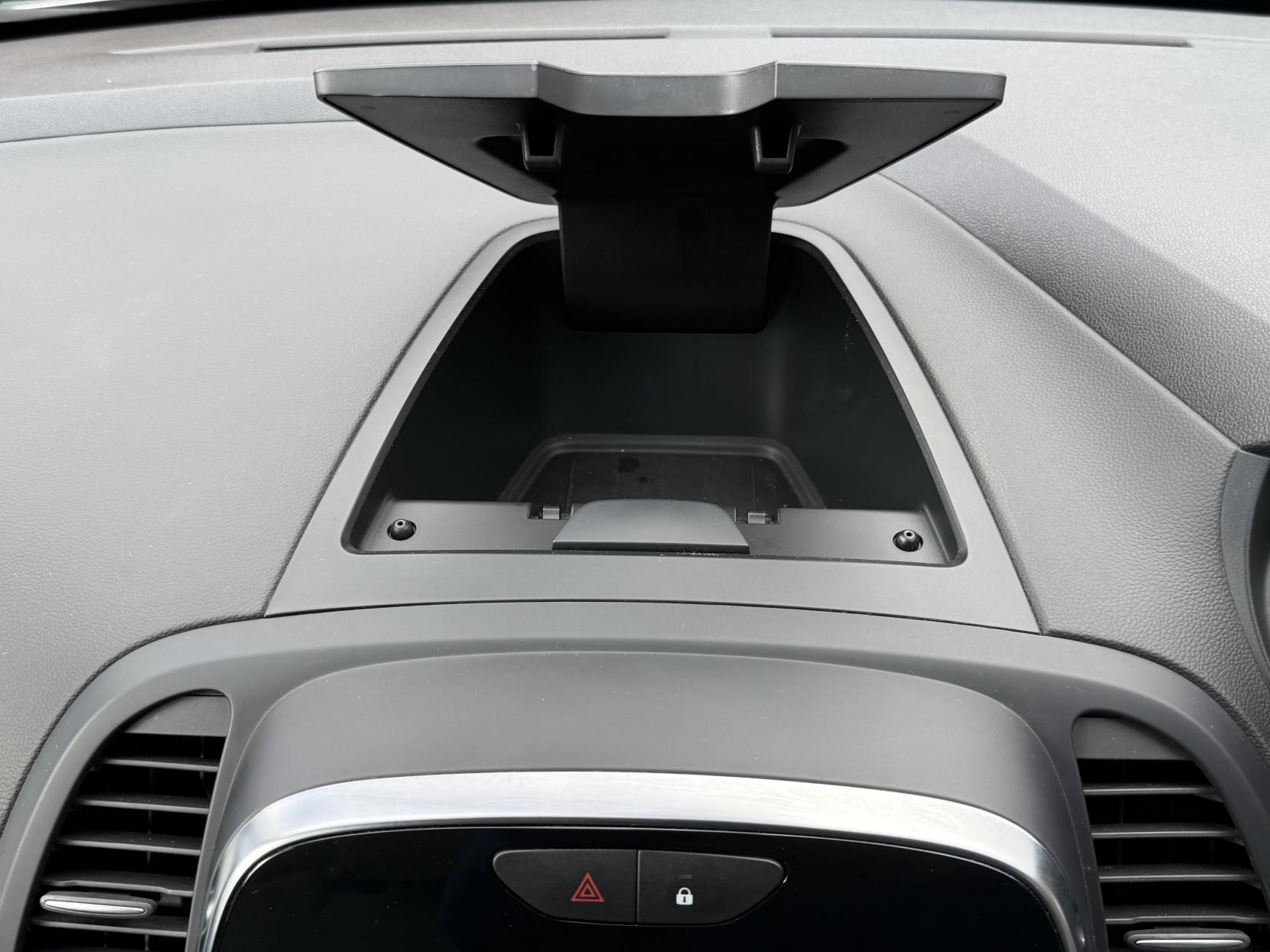 Renault Captur 0.9 TCe ENERGY Iconic SUV 5dr Petrol Manual Euro 6 (s/s) (90 ps)