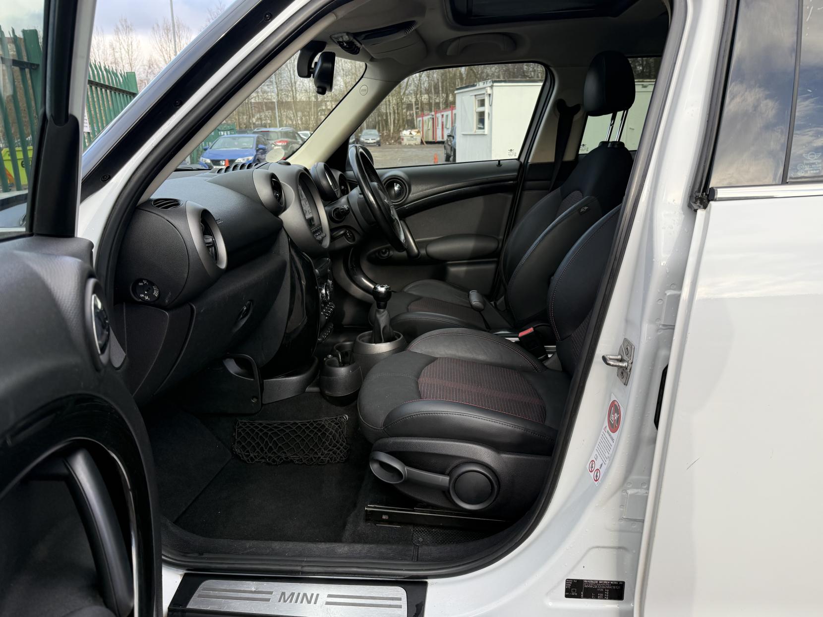 MINI Countryman 1.6 Cooper SUV 5dr Petrol Manual Euro 5 (s/s) (122 ps)