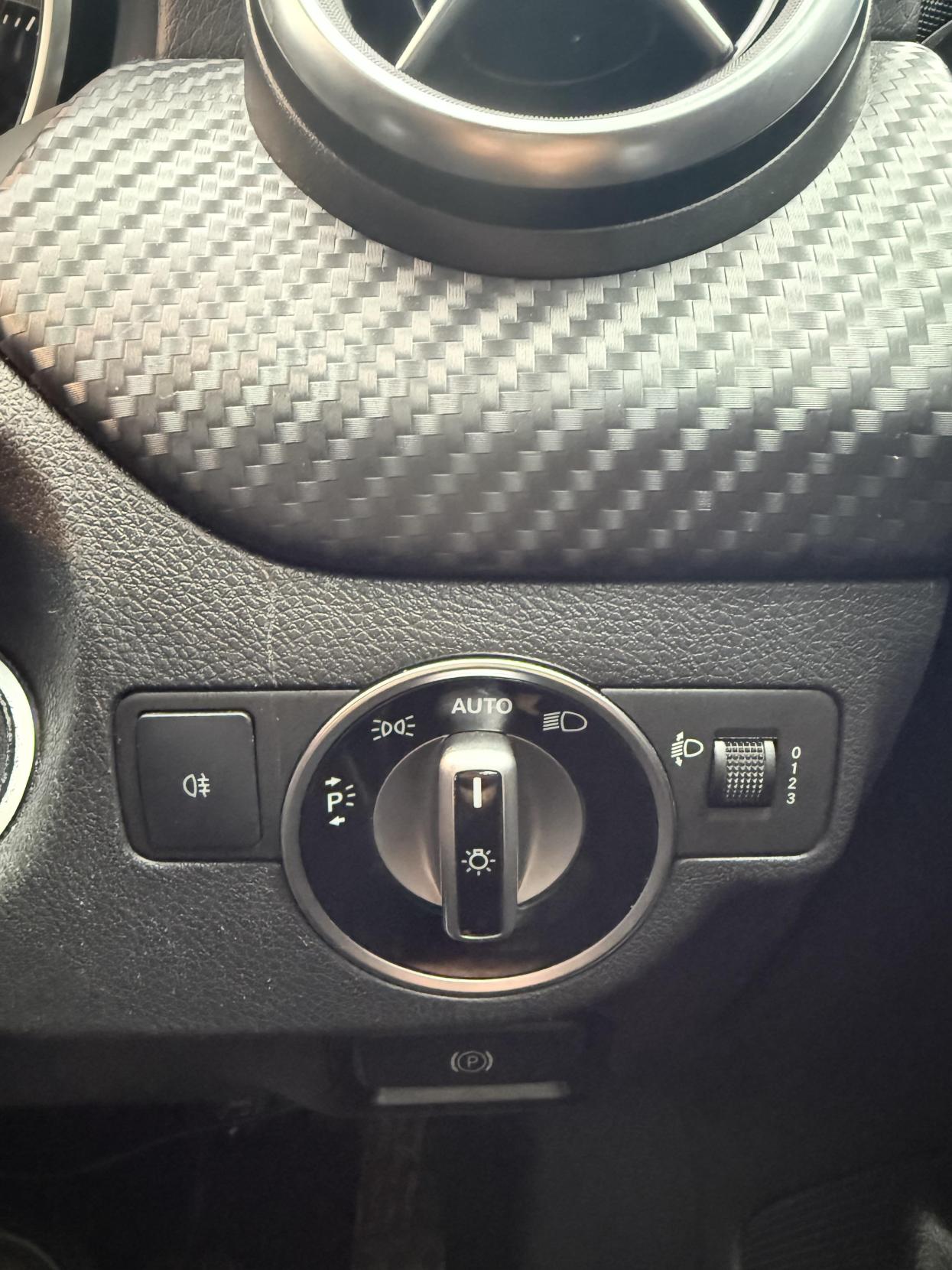 Mercedes-Benz A Class 1.5 A180d AMG Line Hatchback 5dr Diesel Manual Euro 6 (s/s) (109 ps)