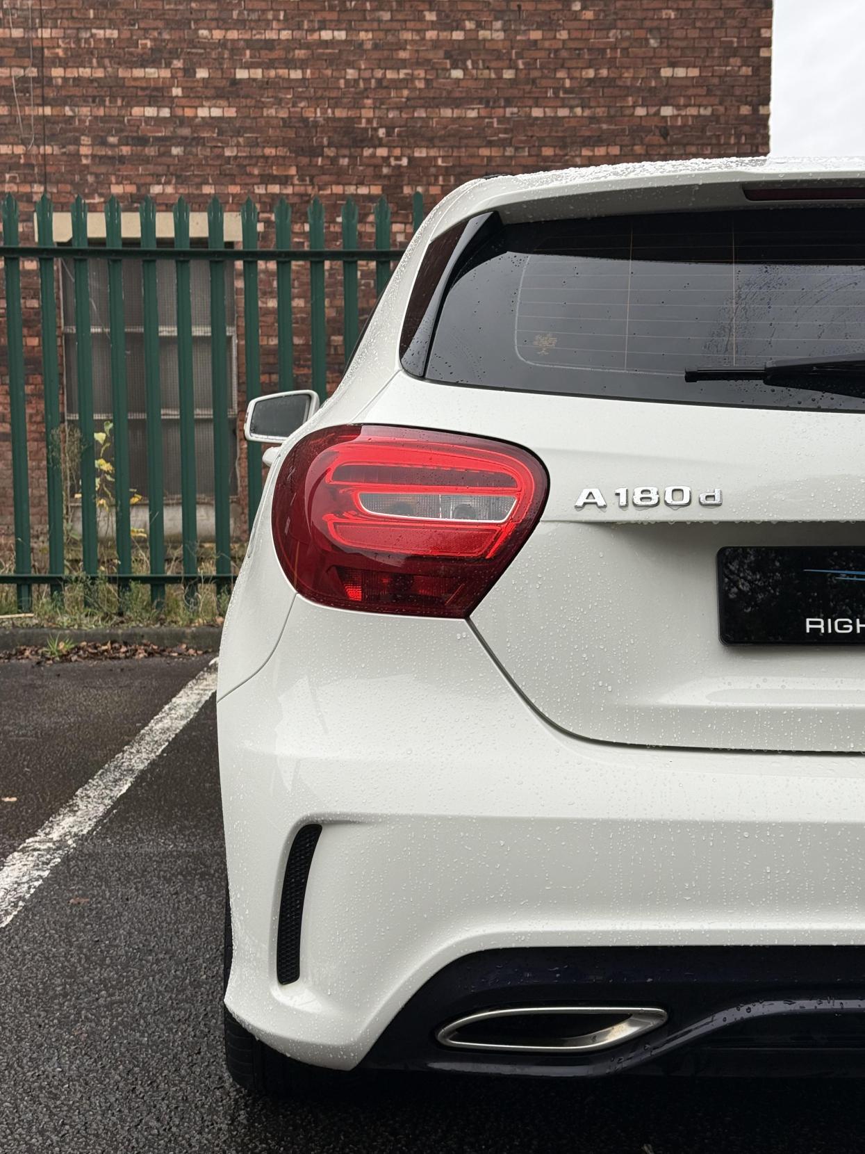 Mercedes-Benz A Class 1.5 A180d AMG Line Hatchback 5dr Diesel Manual Euro 6 (s/s) (109 ps)