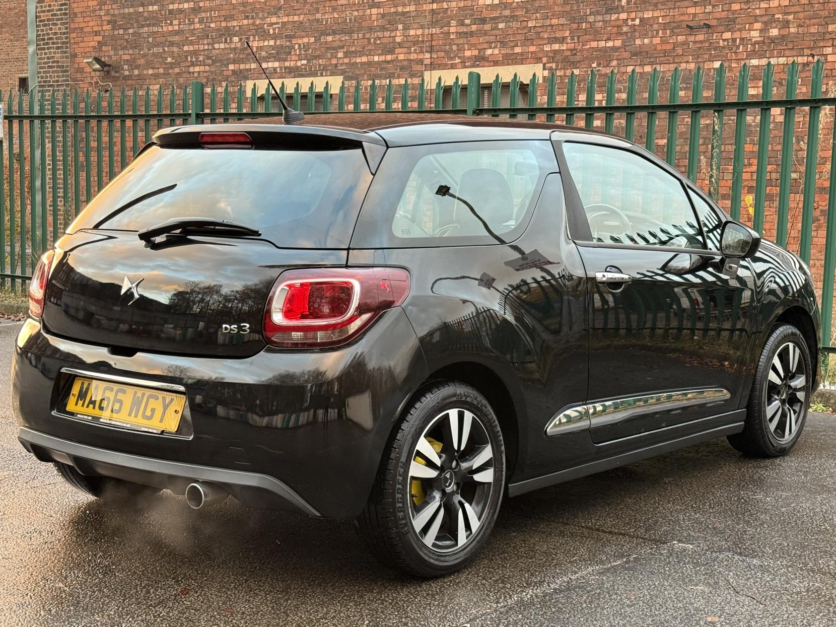 DS AUTOMOBILES DS 3 1.2 PureTech Chic Hatchback 3dr Petrol Manual Euro 6 (82 ps)