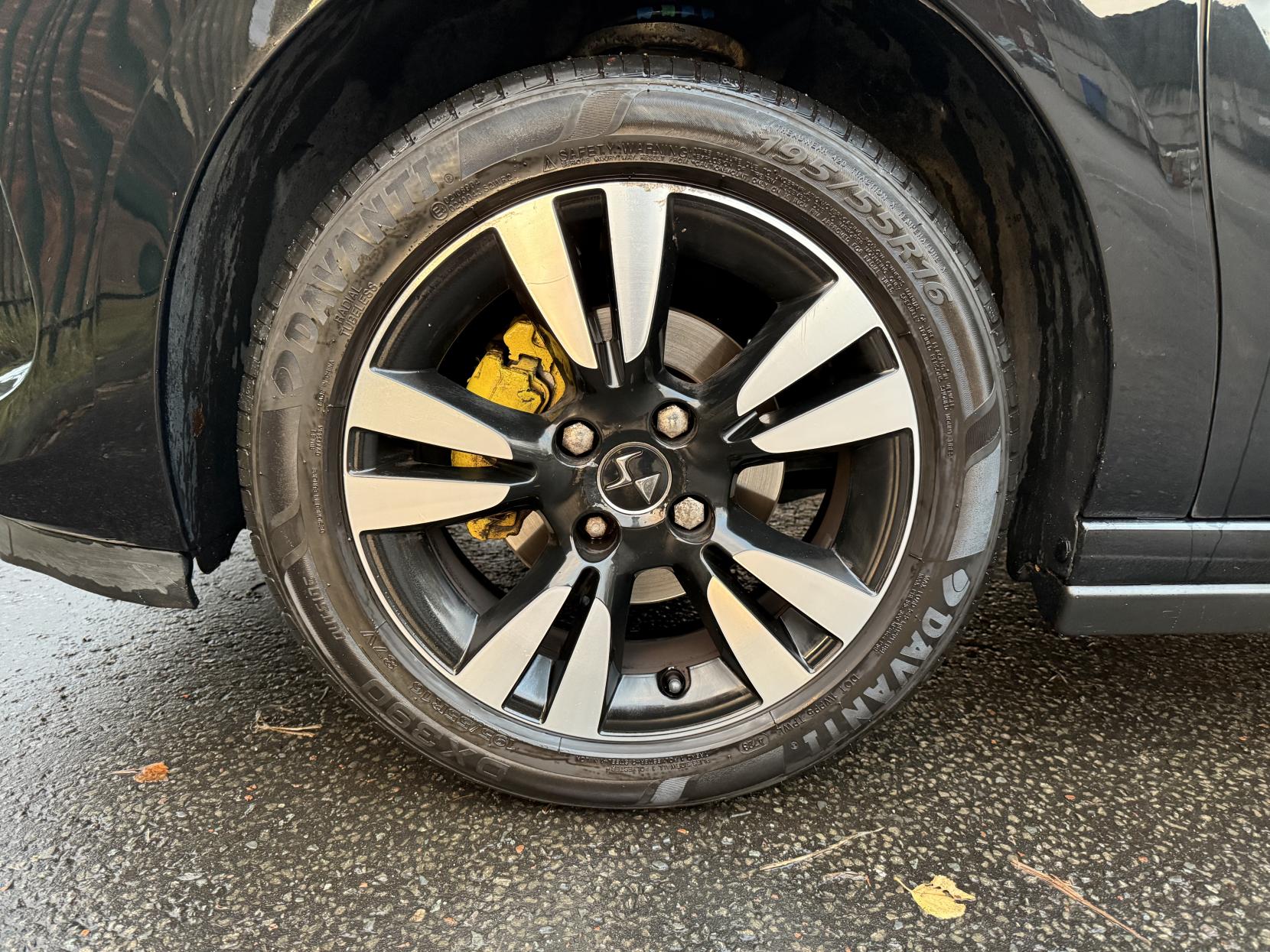 DS AUTOMOBILES DS 3 1.2 PureTech Chic Hatchback 3dr Petrol Manual Euro 6 (82 ps)