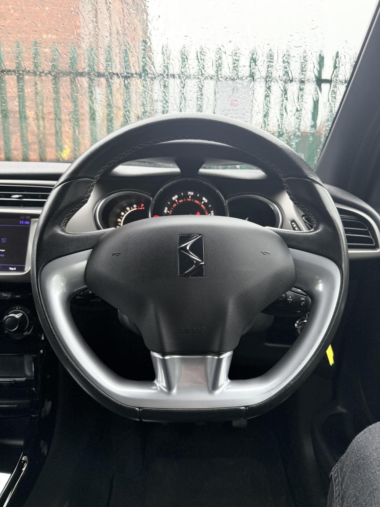 DS AUTOMOBILES DS 3 1.2 PureTech Chic Hatchback 3dr Petrol Manual Euro 6 (82 ps)