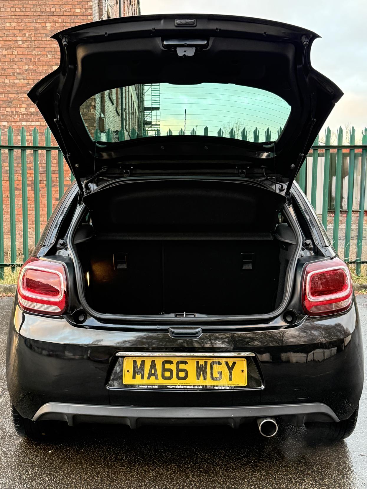 DS AUTOMOBILES DS 3 1.2 PureTech Chic Hatchback 3dr Petrol Manual Euro 6 (82 ps)