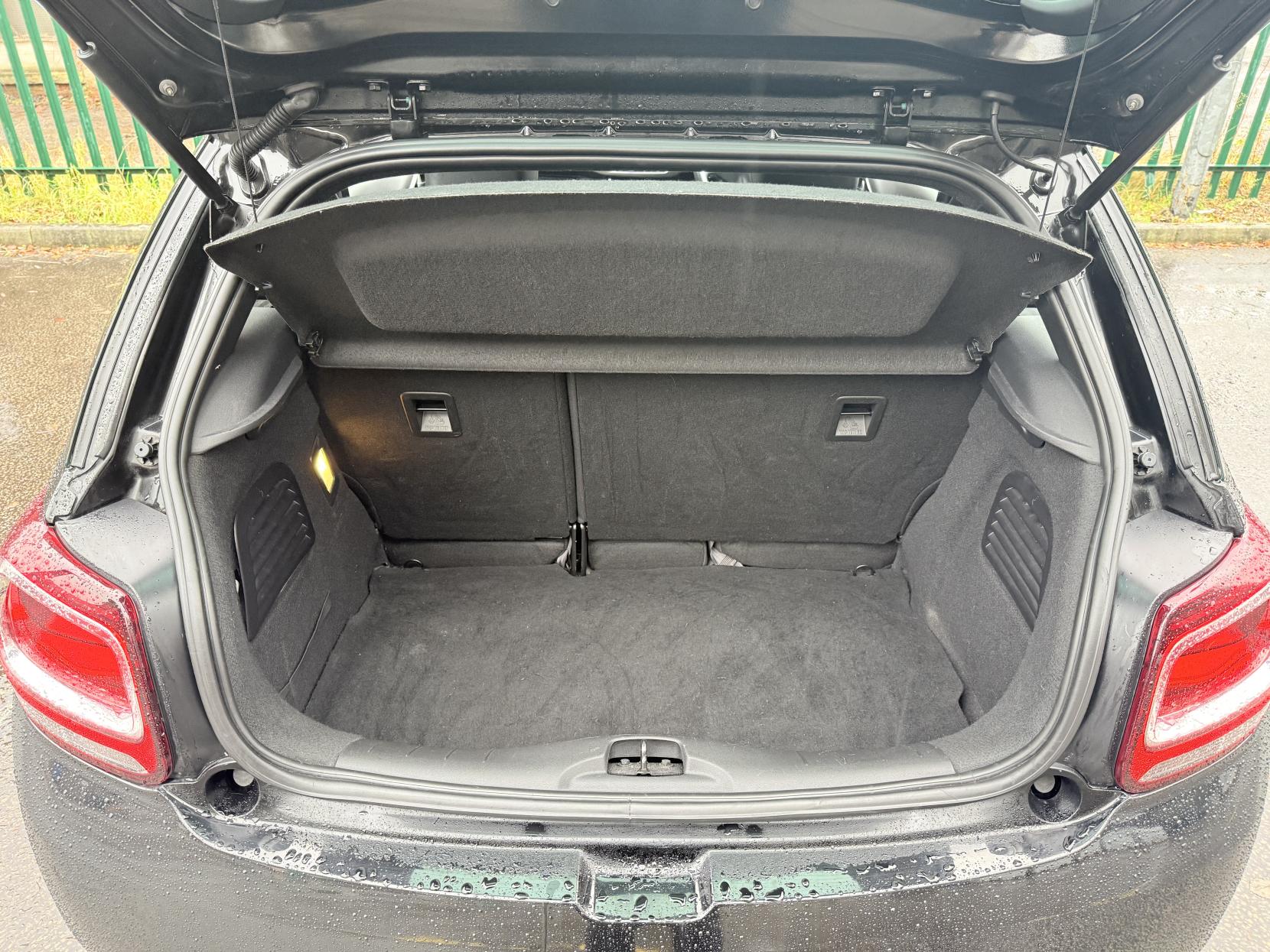 DS AUTOMOBILES DS 3 1.2 PureTech Chic Hatchback 3dr Petrol Manual Euro 6 (82 ps)