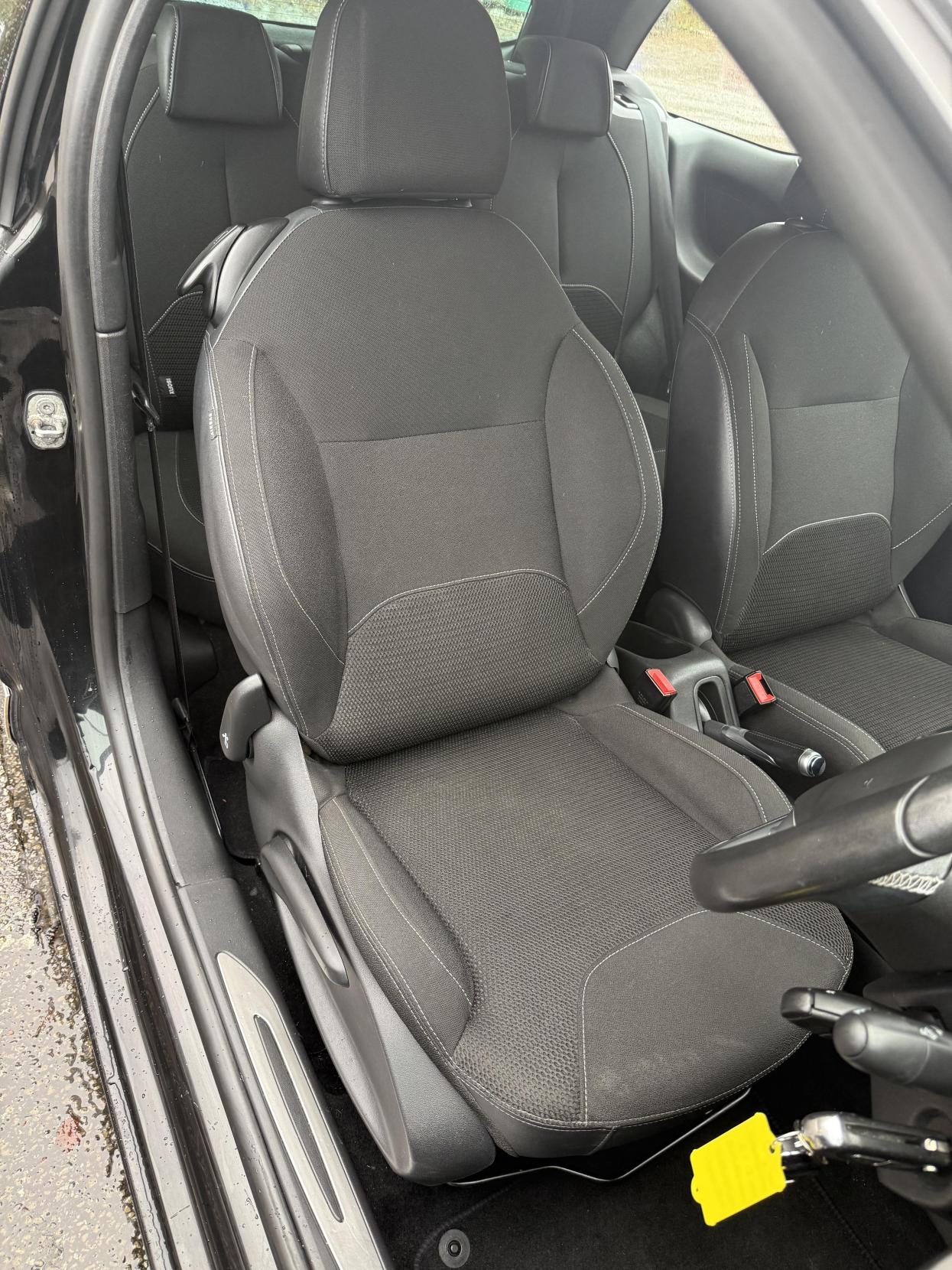 DS AUTOMOBILES DS 3 1.2 PureTech Chic Hatchback 3dr Petrol Manual Euro 6 (82 ps)