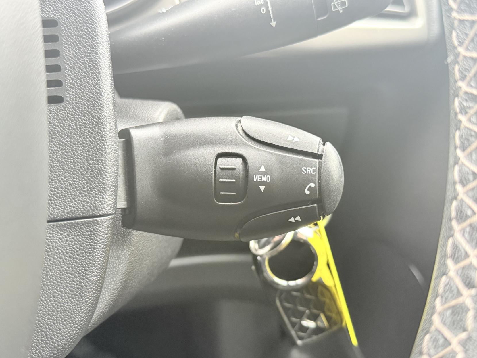 DS AUTOMOBILES DS 3 1.2 PureTech Chic Hatchback 3dr Petrol Manual Euro 6 (82 ps)