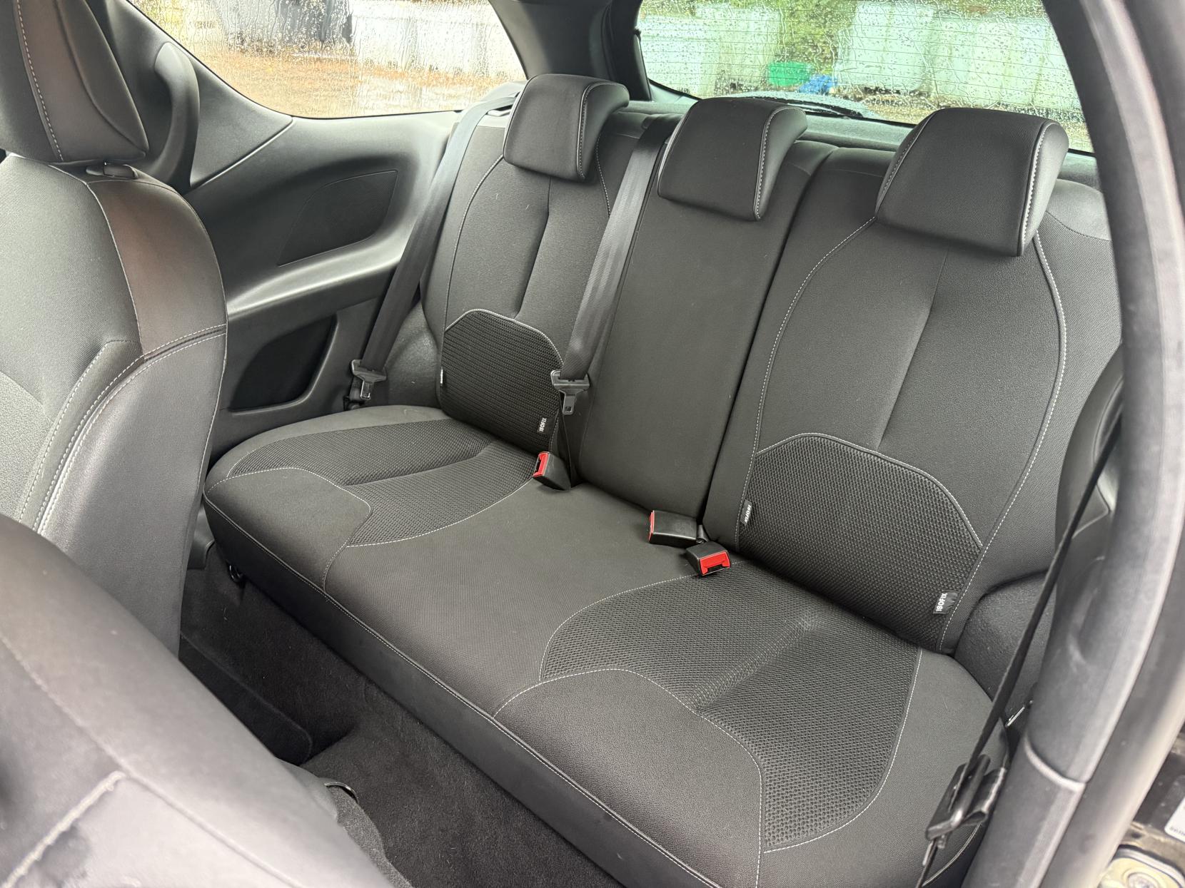 DS AUTOMOBILES DS 3 1.2 PureTech Chic Hatchback 3dr Petrol Manual Euro 6 (82 ps)