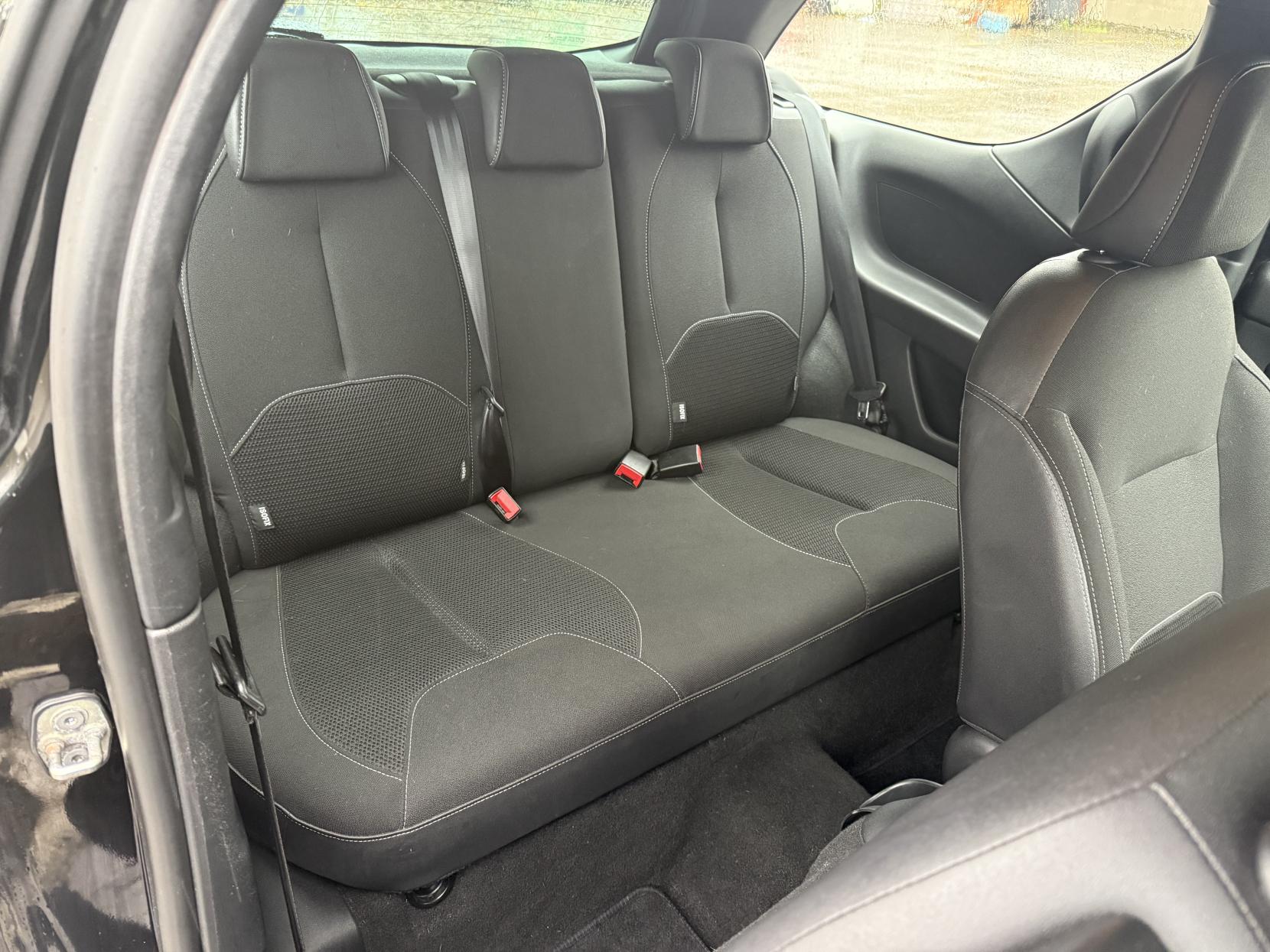 DS AUTOMOBILES DS 3 1.2 PureTech Chic Hatchback 3dr Petrol Manual Euro 6 (82 ps)