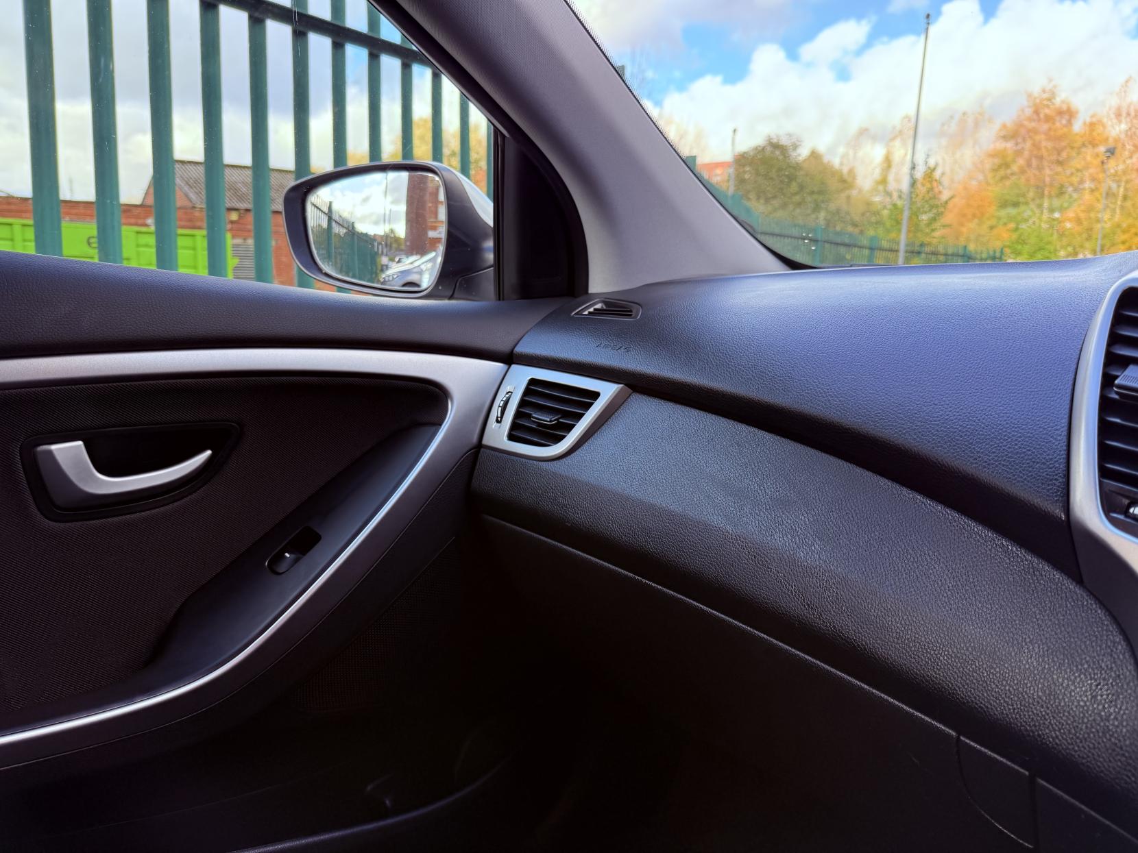 Hyundai i30 1.4 Blue Drive SE Hatchback 5dr Petrol Manual Euro 6 (s/s) (100 ps)